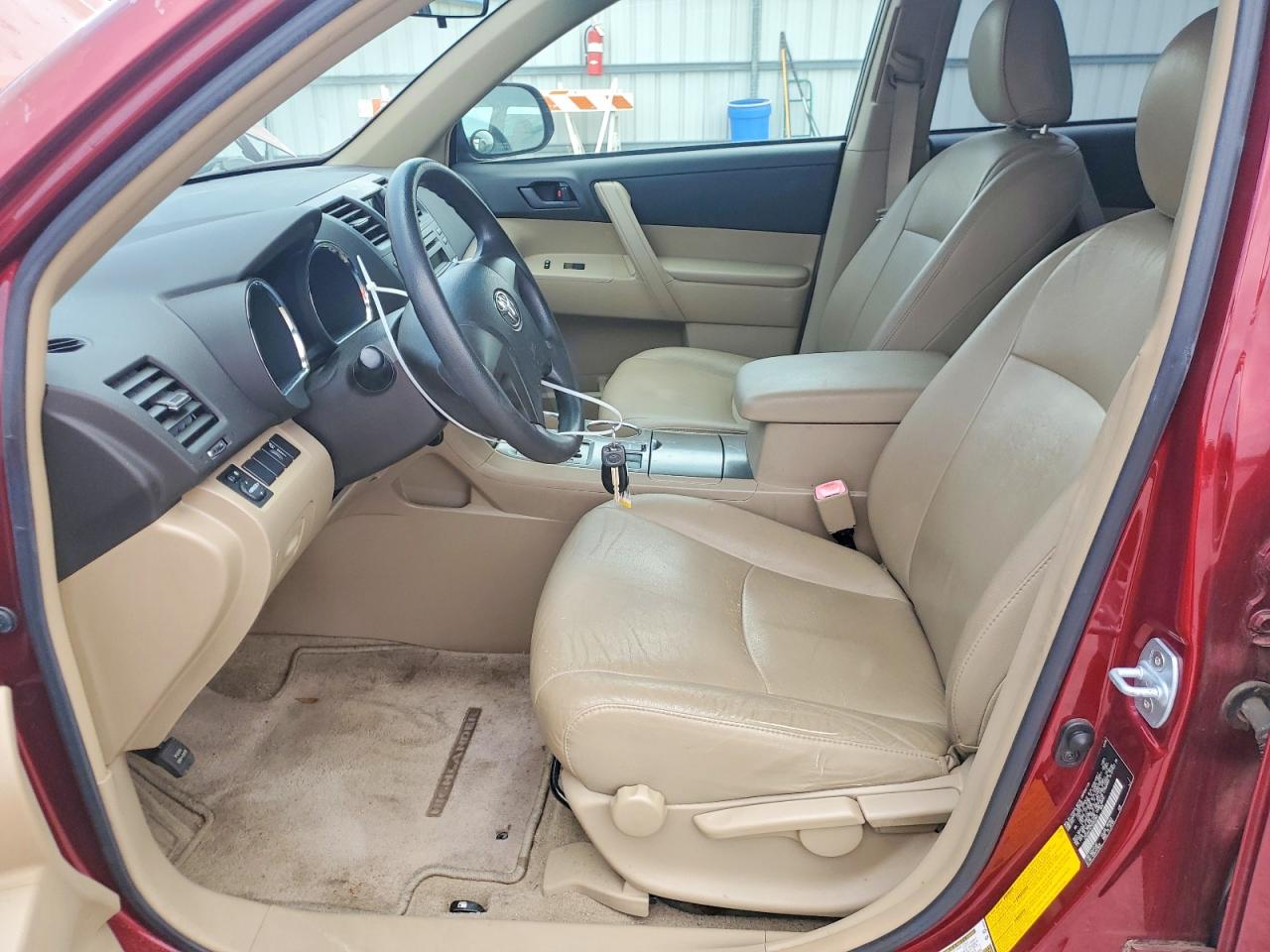 2009 Toyota Highlander Base Red vin: JTEDA41A792002841