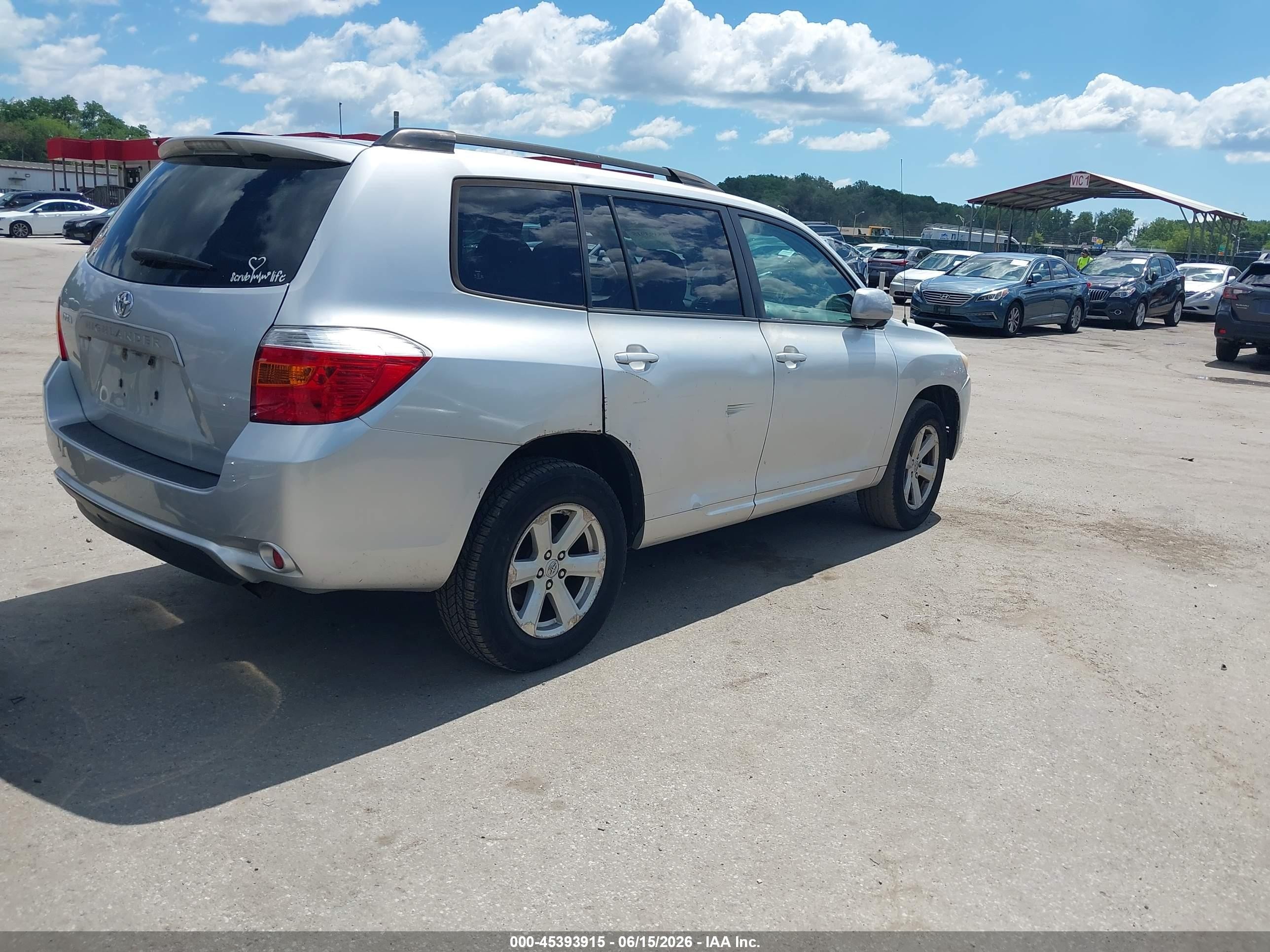 2009 Toyota Highlander   Silver vin: JTEDA41A792007294