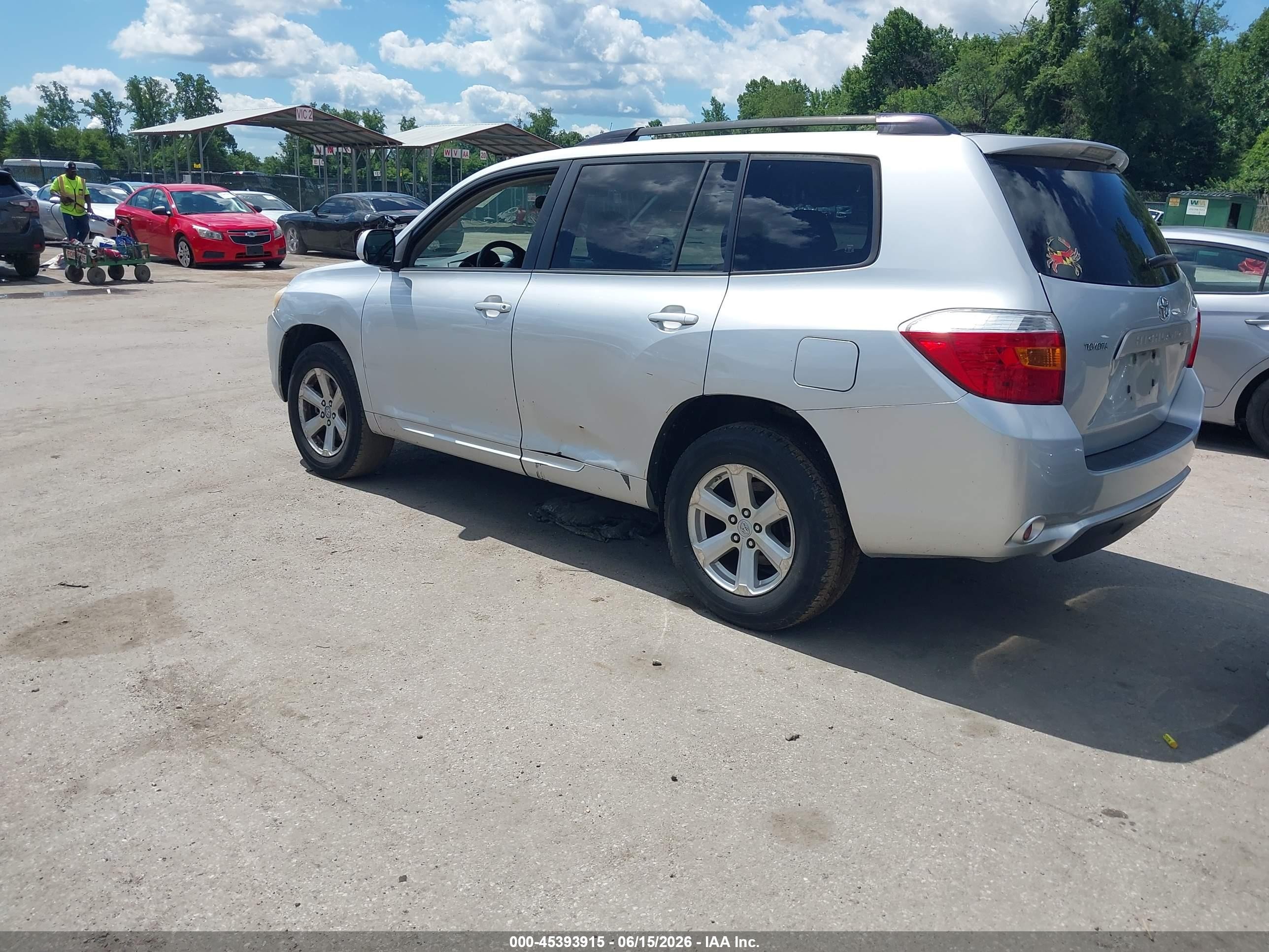 2009 Toyota Highlander   Silver vin: JTEDA41A792007294