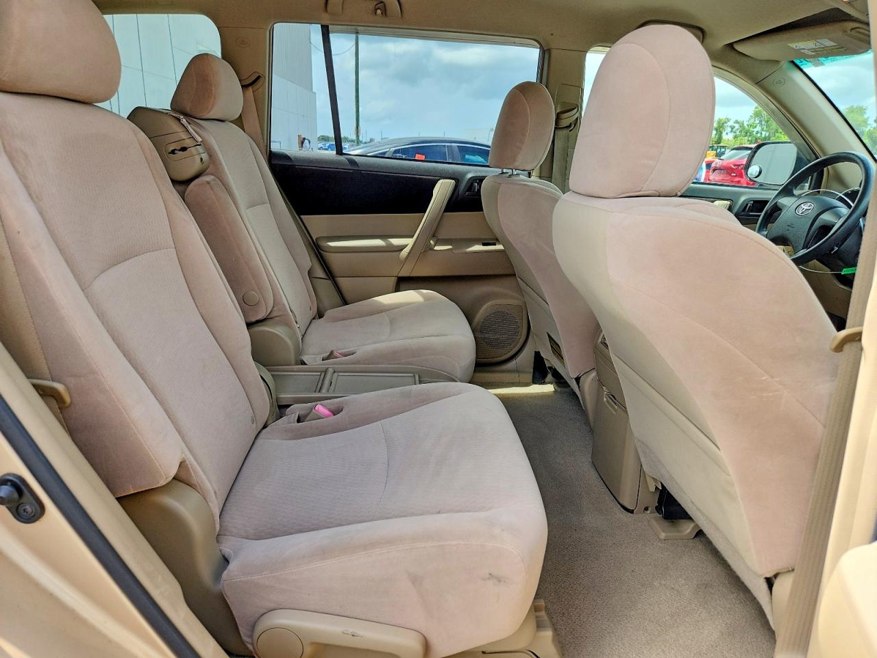 2009 Toyota Highlander Base Gold vin: JTEDA41A892006249
