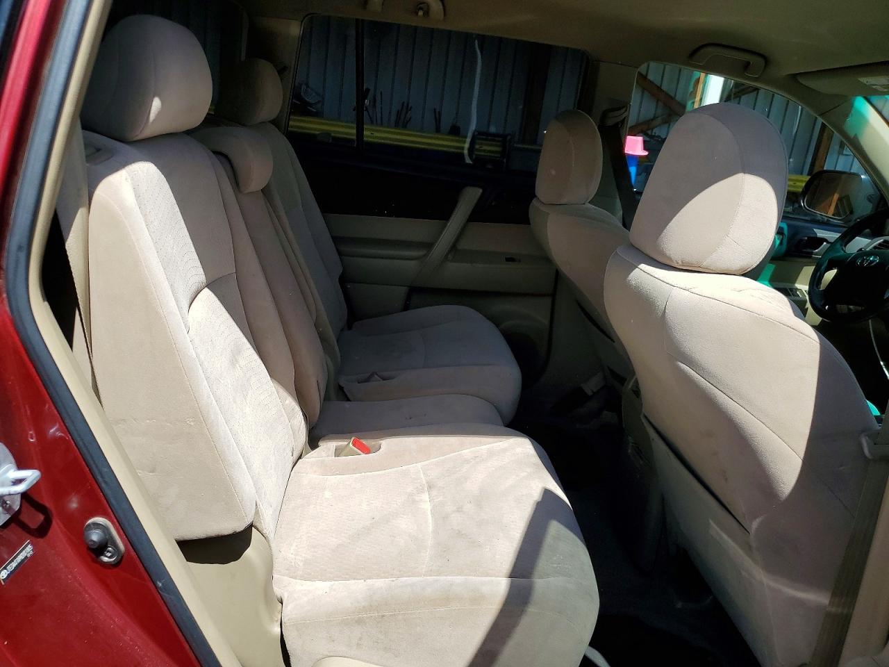 2009 Toyota Highlander Base Burgundy vin: JTEDA41A992001805