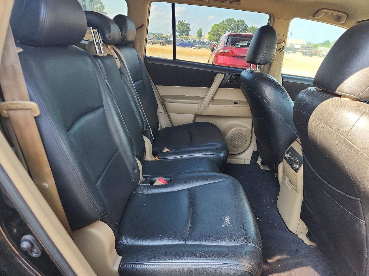 2009 Toyota Highlander Base Black vin: JTEDA41A992004851