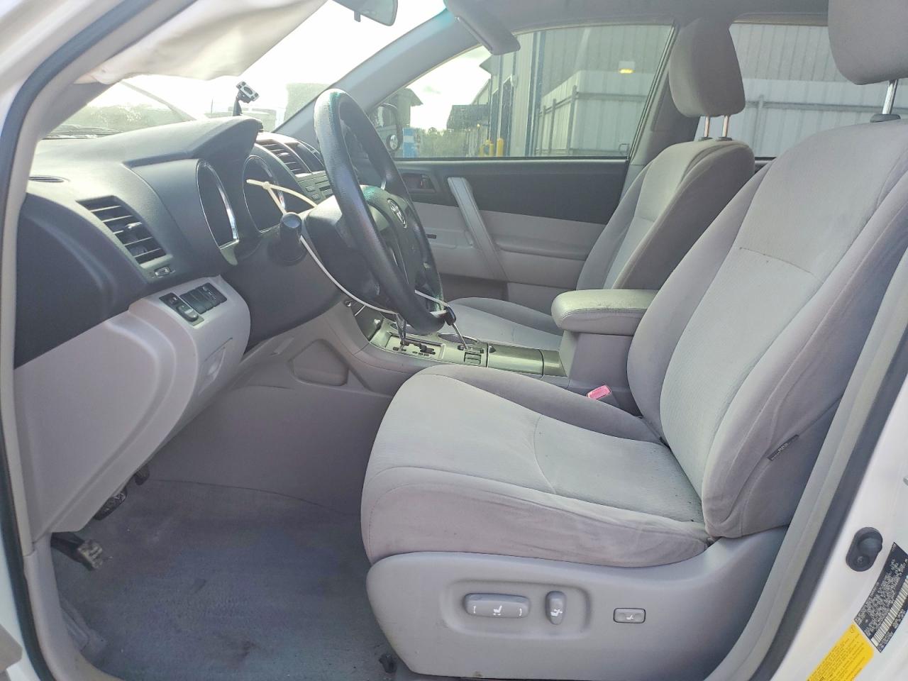 2009 Toyota Highlander Base White vin: JTEDA41AX92000260
