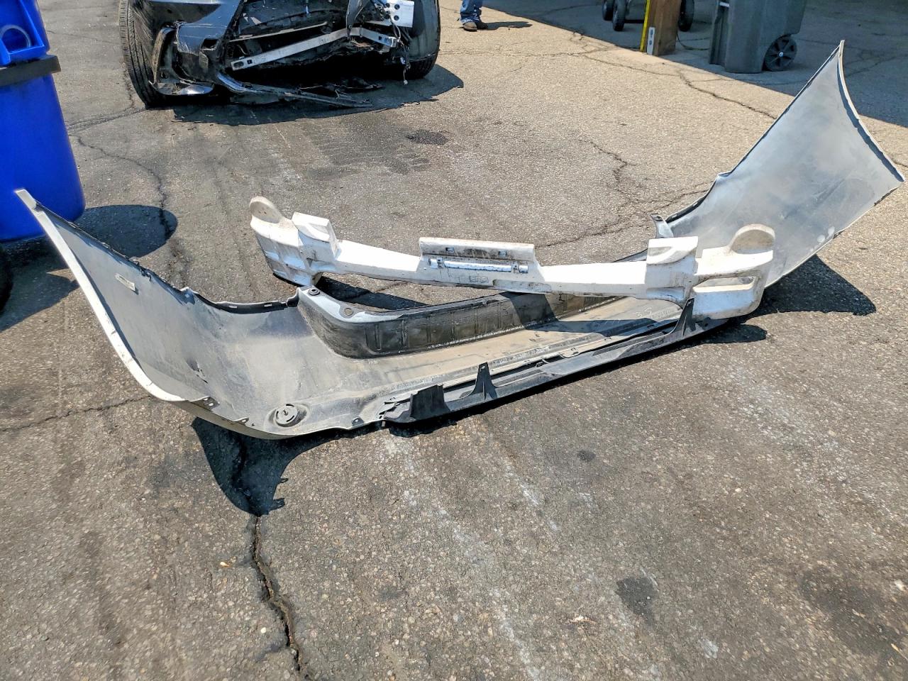 2009 Toyota Highlander Base White vin: JTEDA41AX92005247