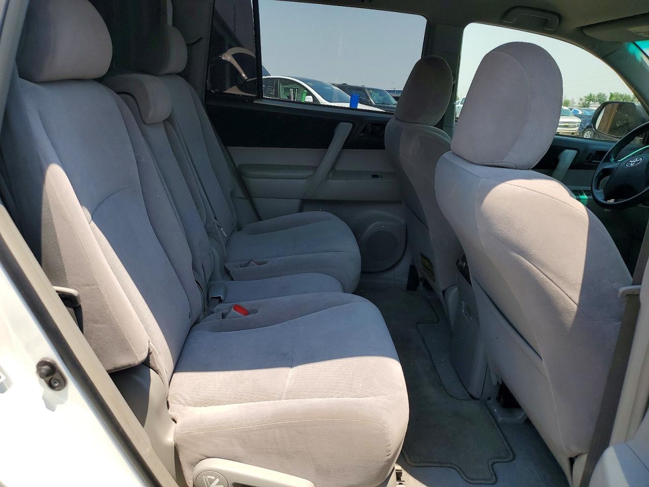 2009 Toyota Highlander Base White vin: JTEDA41AX92005247