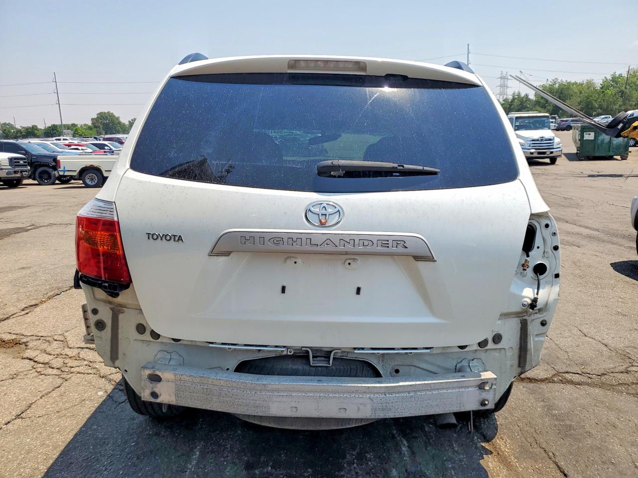 2009 Toyota Highlander Base White vin: JTEDA41AX92005247
