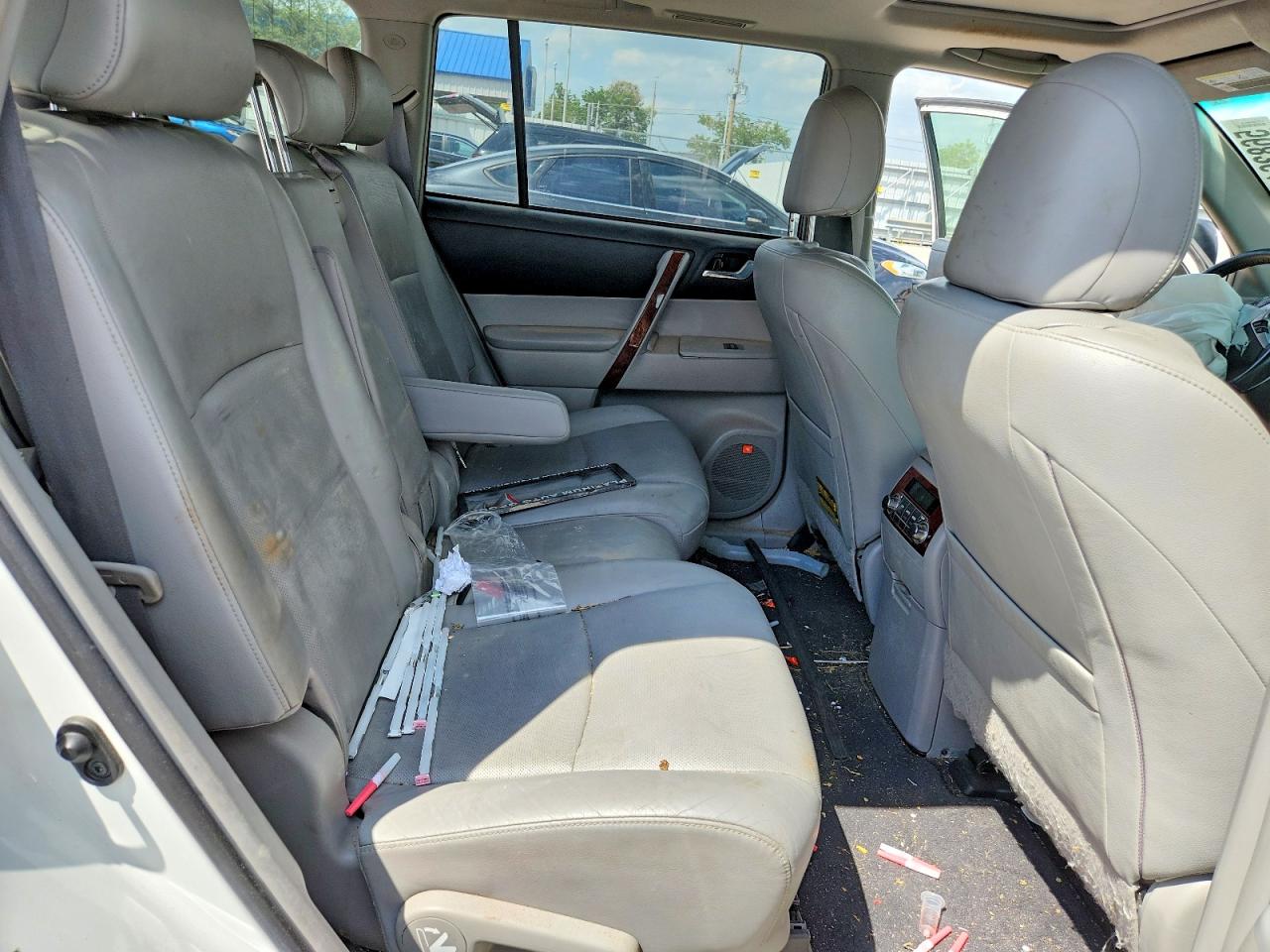 2011 Toyota Highlander Hybrid Limited White vin: JTEDC3EH0B2000141