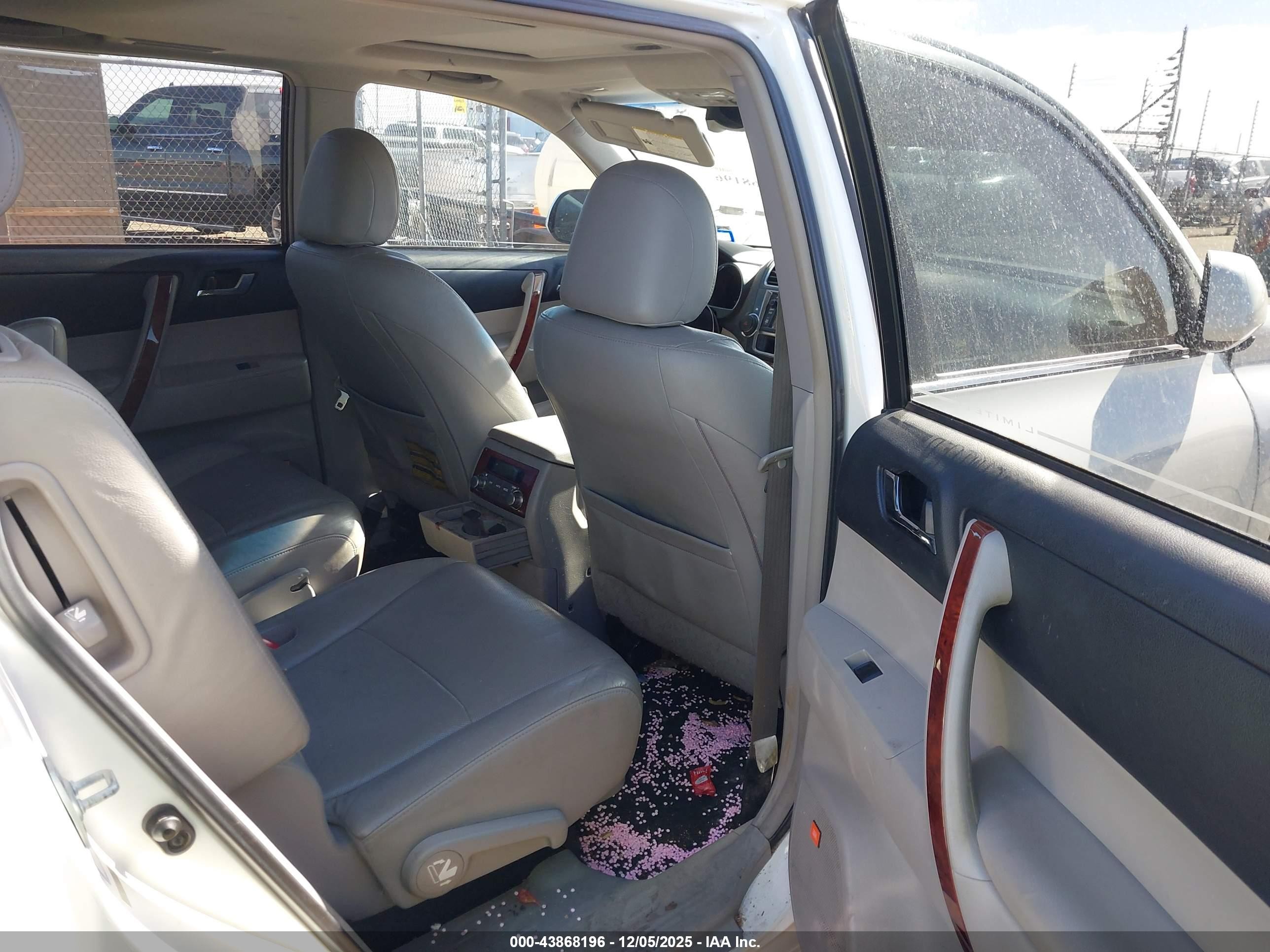 2013 Toyota Highlander Hybrid Limited V6 White vin: JTEDC3EH2D2017459