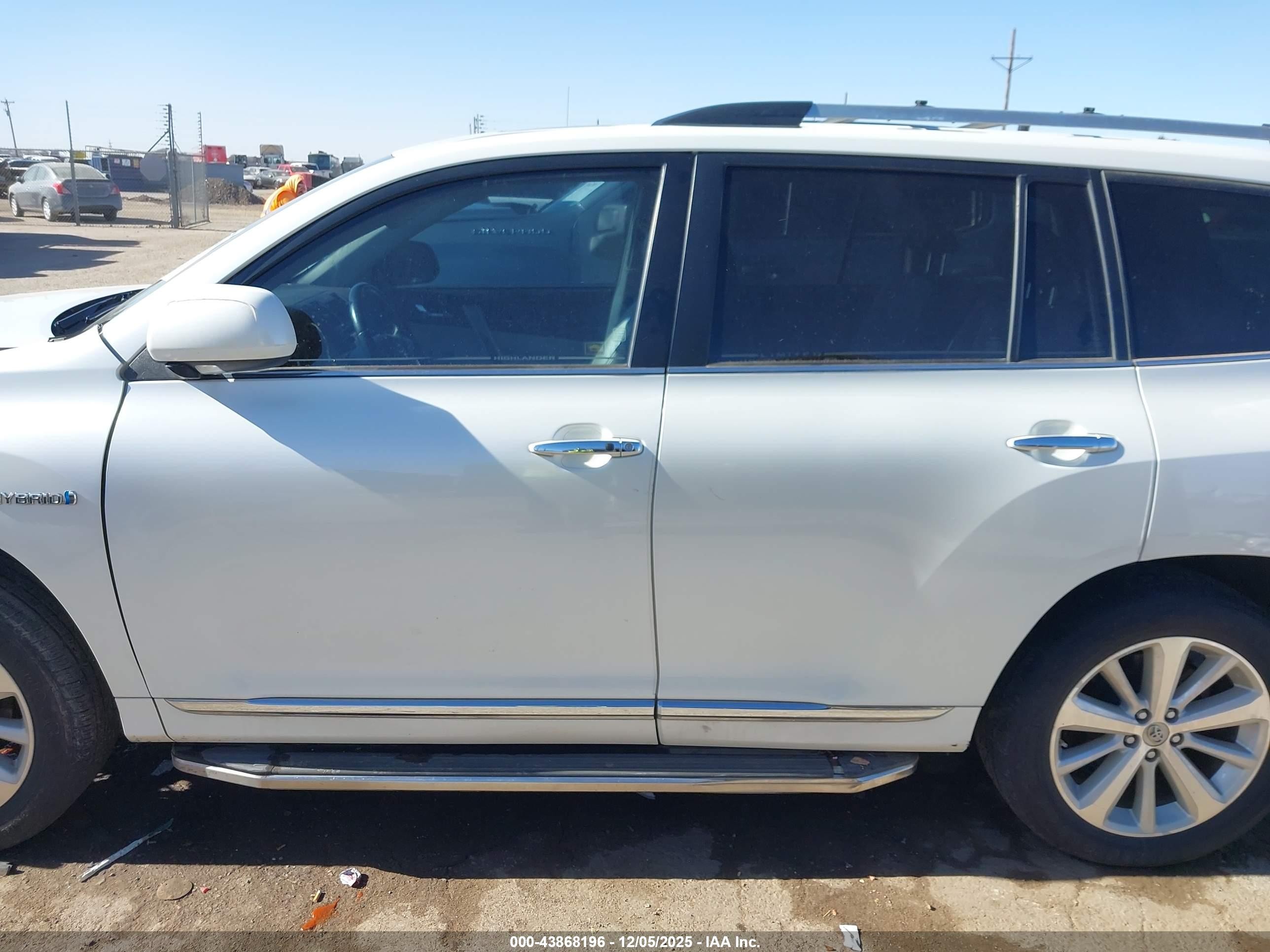 2013 Toyota Highlander Hybrid Limited V6 White vin: JTEDC3EH2D2017459