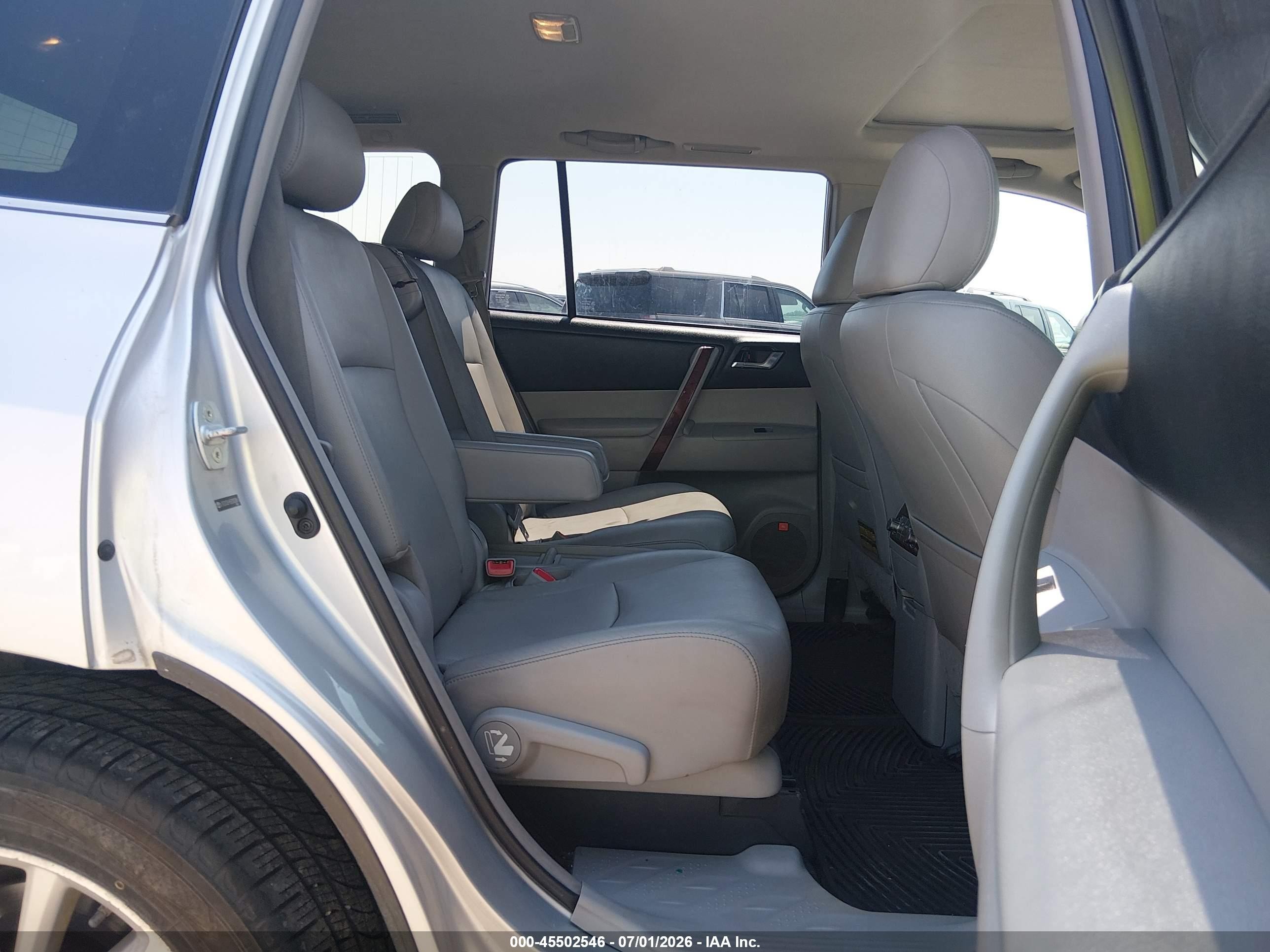 2011 Toyota Highlander Hybrid Limited V6 Silver vin: JTEDC3EH5B2003861