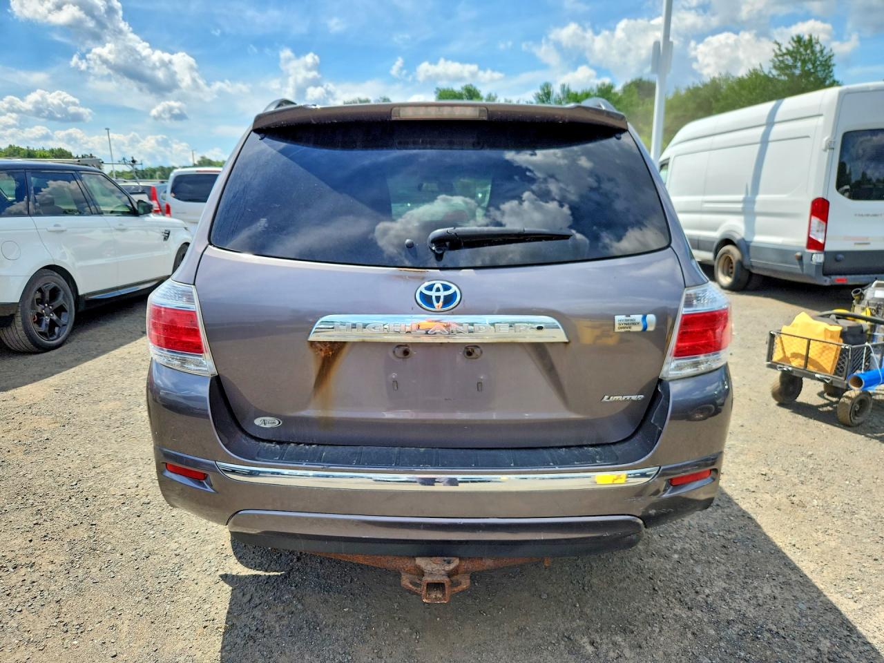 2013 Toyota Highlander Base Silver vin: JTEDC3EH6D2011499