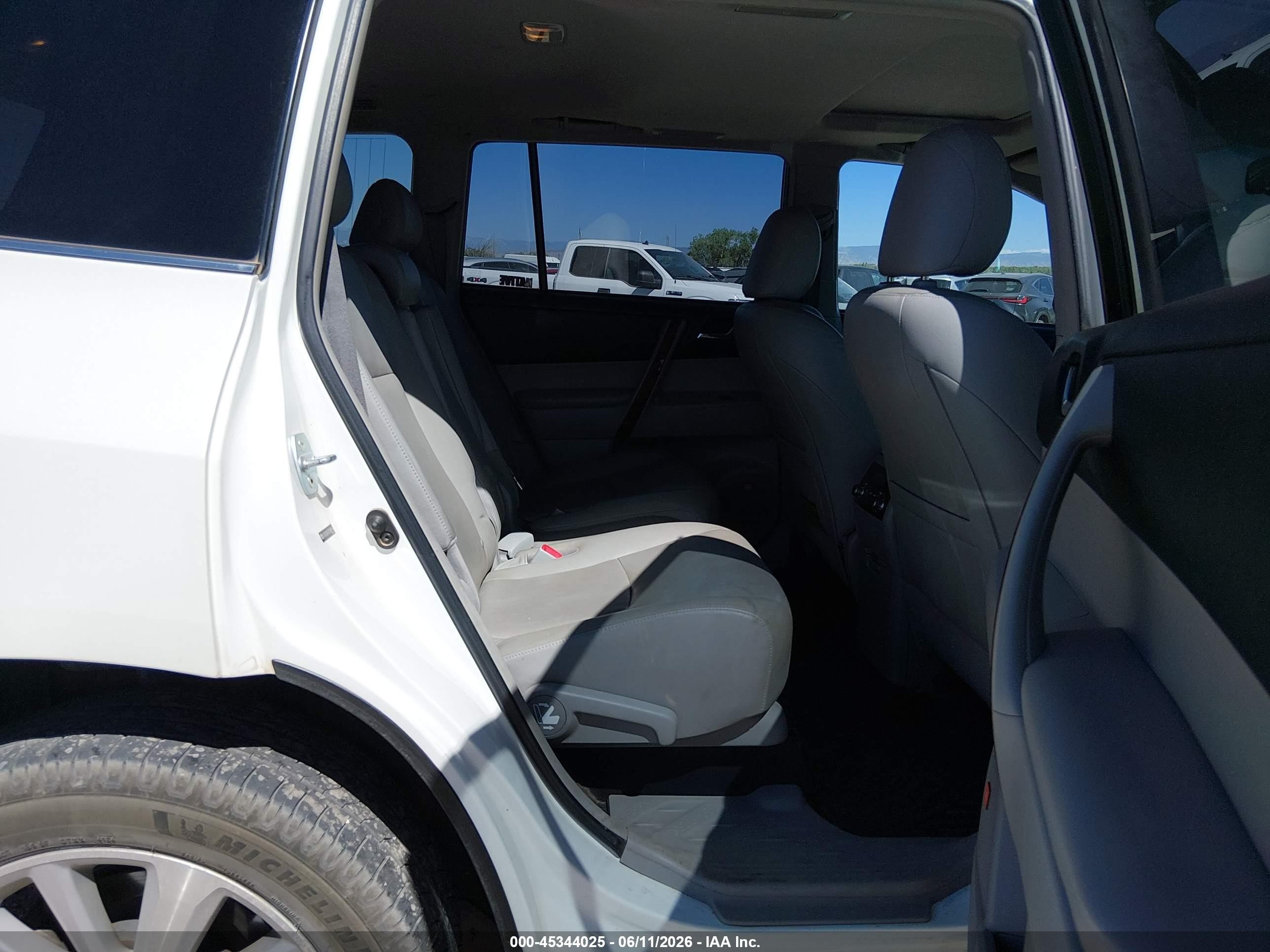2012 Toyota Highlander Hybrid Limited V6 Белый vin: JTEDC3EH7C2008559