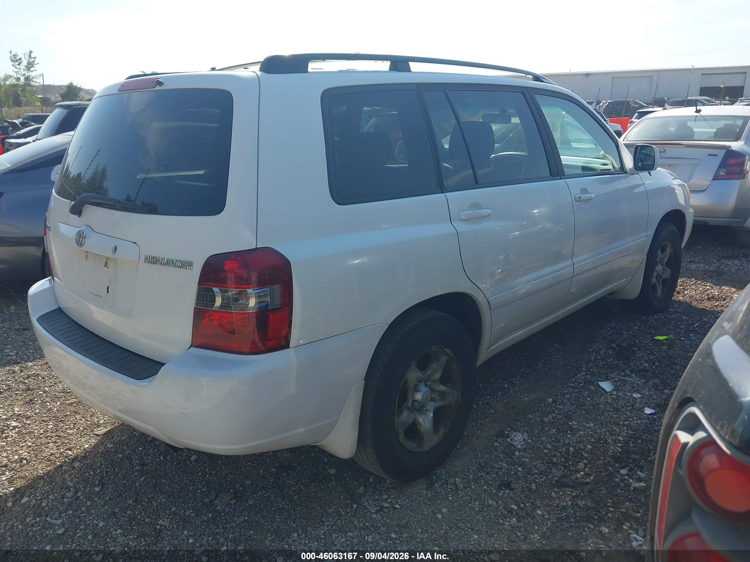 2005 Toyota Highlander   White vin: JTEDD21A050108744