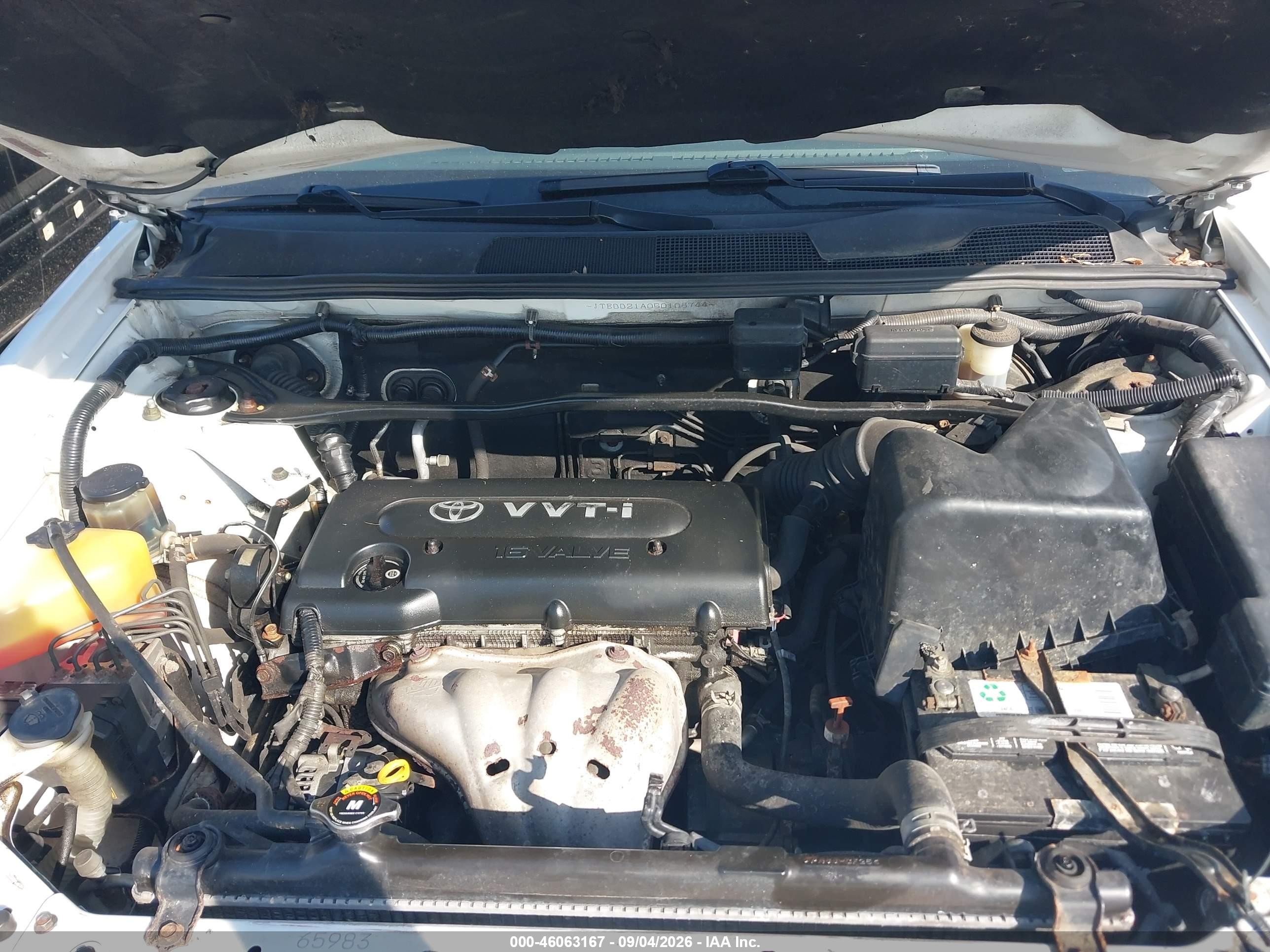 2005 Toyota Highlander   White vin: JTEDD21A050108744