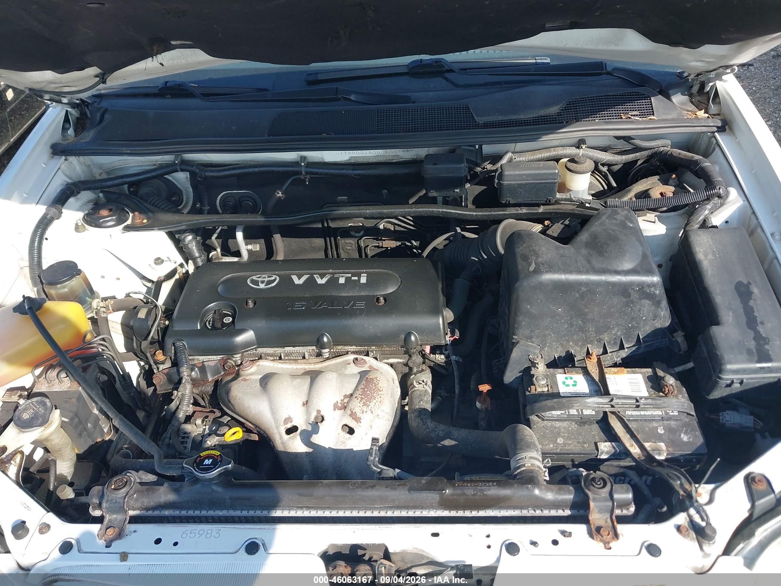 2005 Toyota Highlander   White vin: JTEDD21A050108744