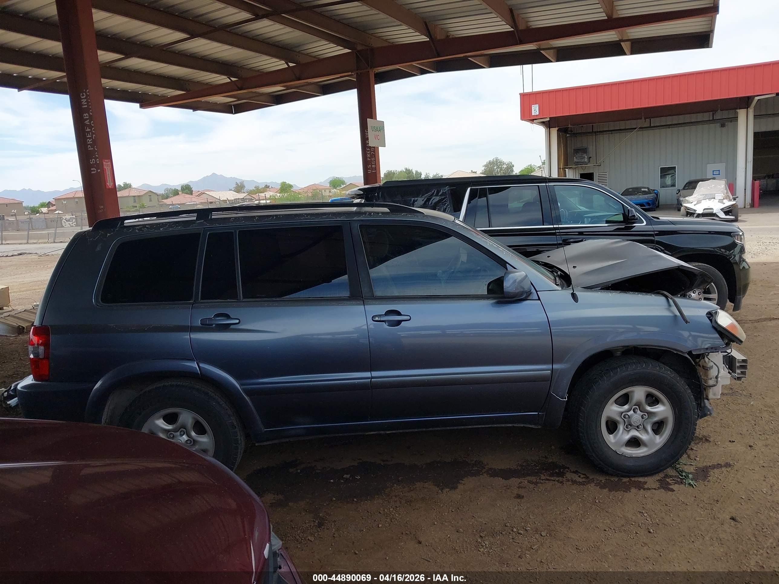 2005 Toyota Highlander   Teal vin: JTEDD21A150108526
