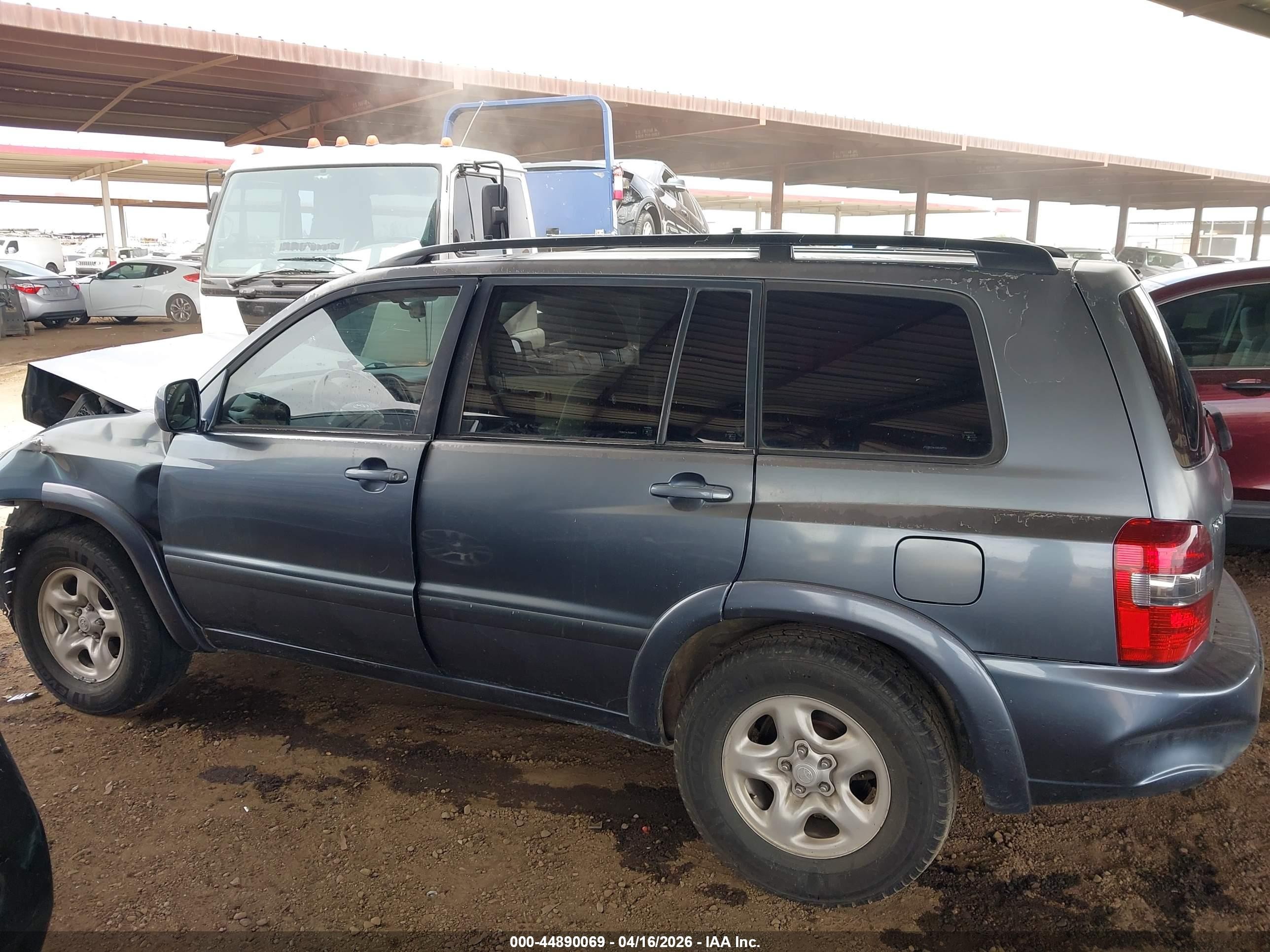 2005 Toyota Highlander   Teal vin: JTEDD21A150108526