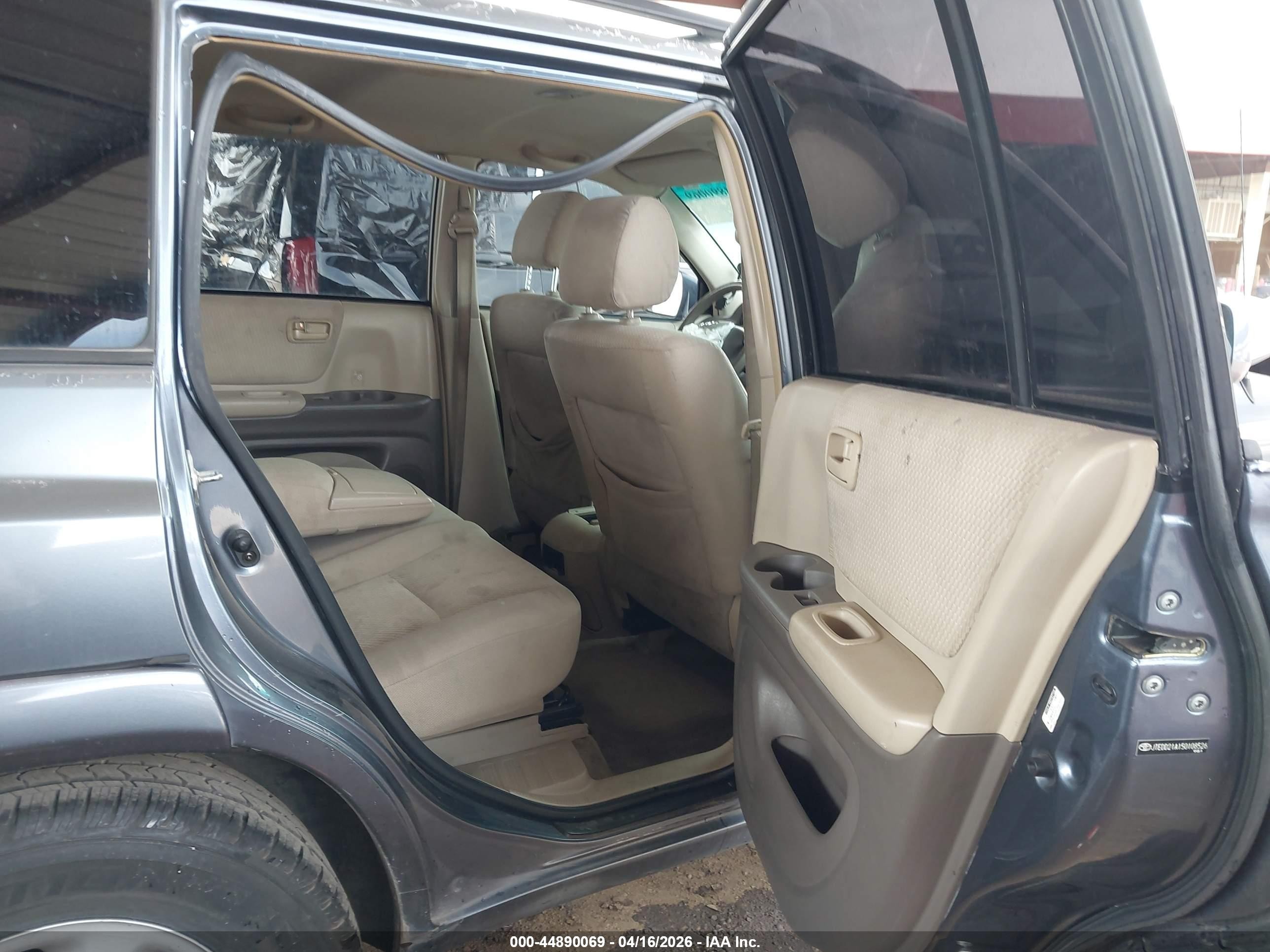2005 Toyota Highlander   Teal vin: JTEDD21A150108526