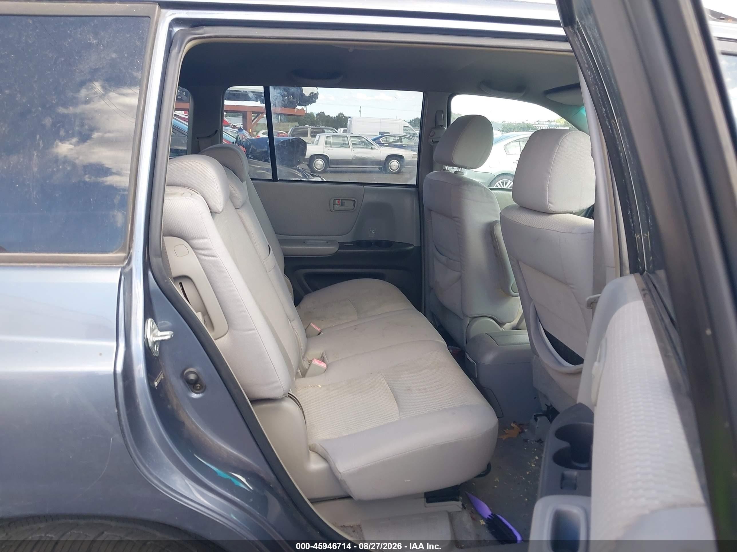 2005 Toyota Highlander   Blue vin: JTEDD21A150122412