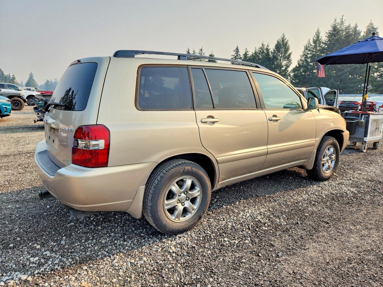 2006 Toyota Highlander Base Silver vin: JTEDD21A160154049