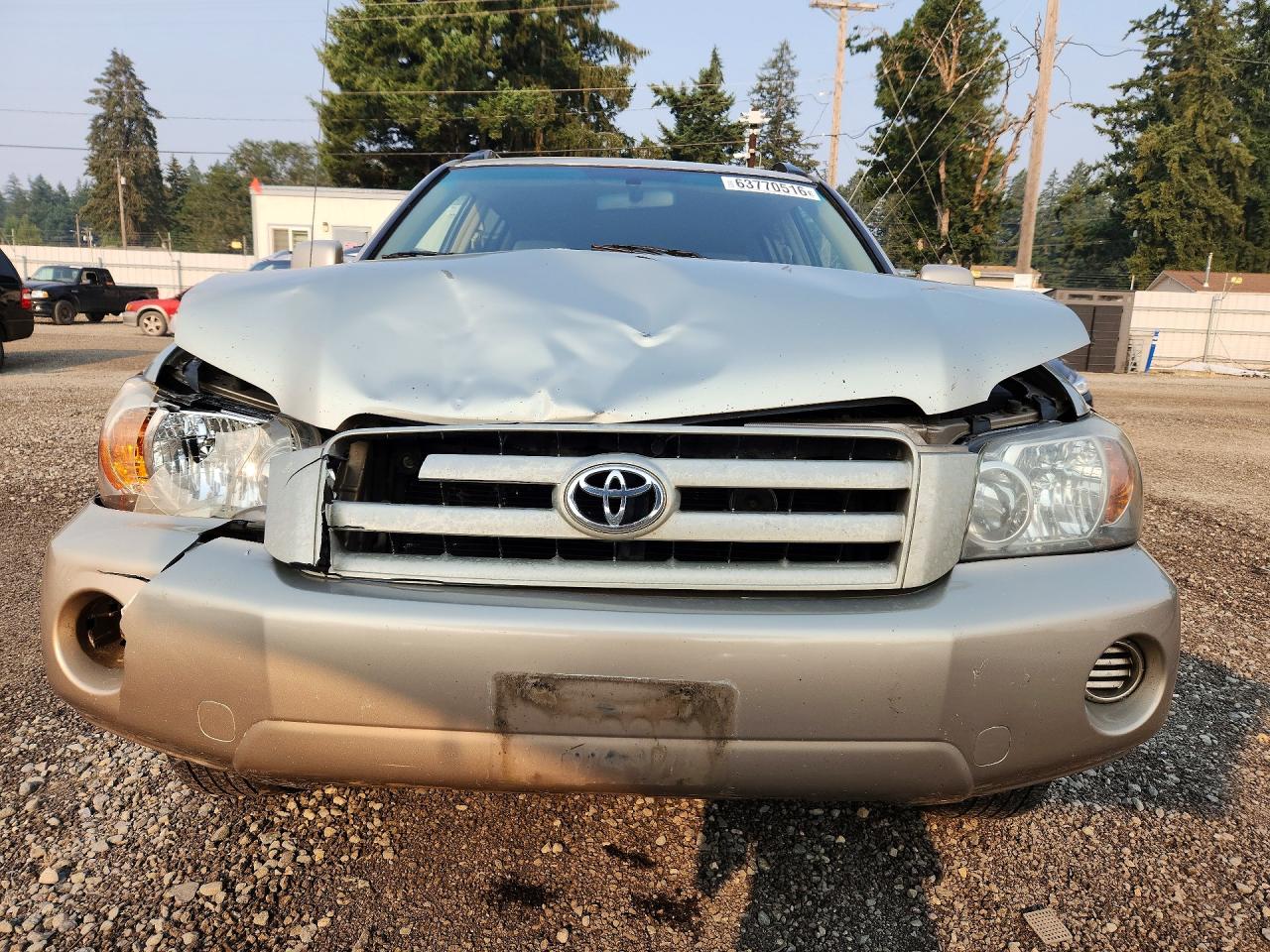 2006 Toyota Highlander Base Silver vin: JTEDD21A160154049