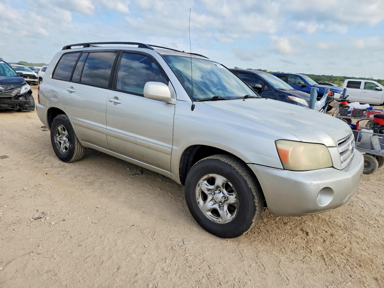 2004 Toyota Highlander Base Silver vin: JTEDD21A240085854