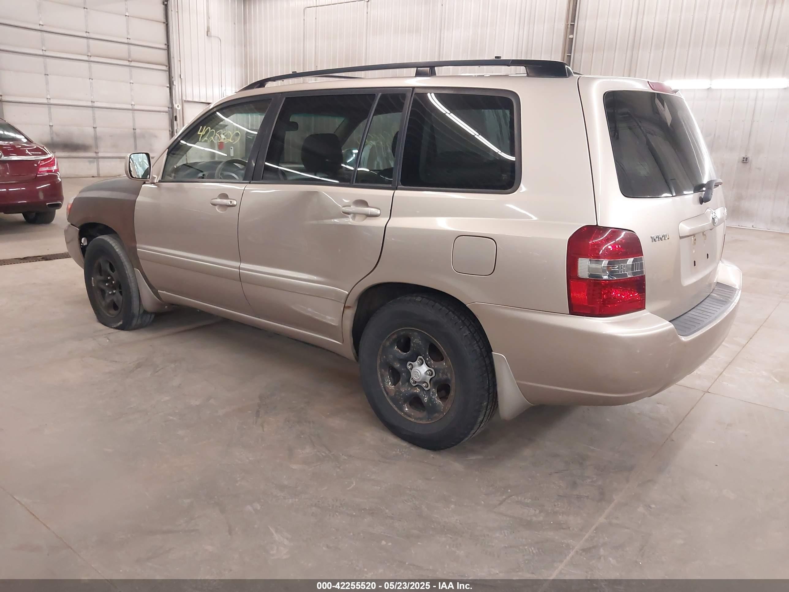 2004 Toyota Highlander   Gold vin: JTEDD21A840096308