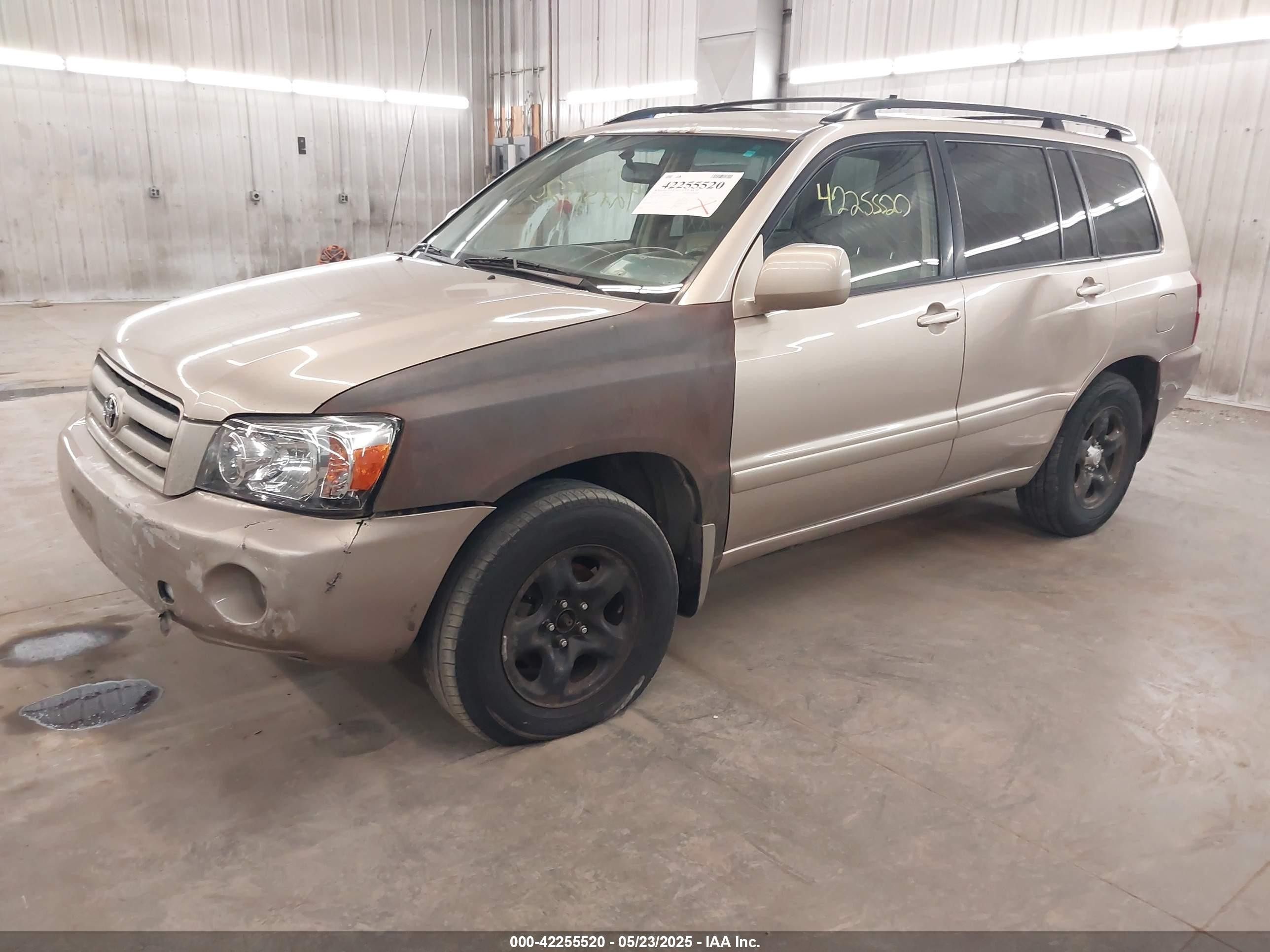 2004 Toyota Highlander   Gold vin: JTEDD21A840096308