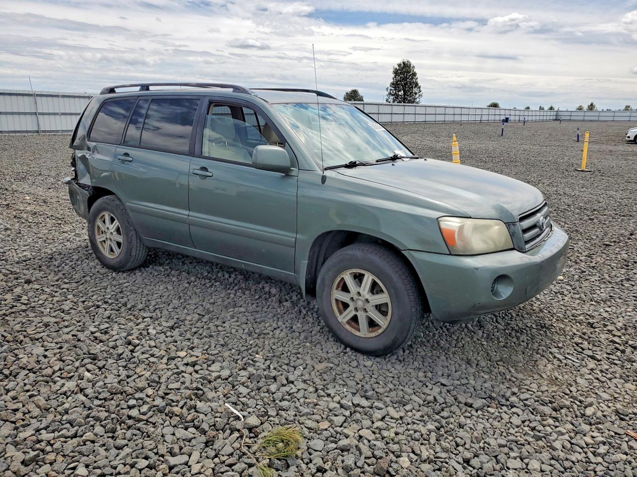 2004 Toyota Highlander Base Green vin: JTEDD21A940096494