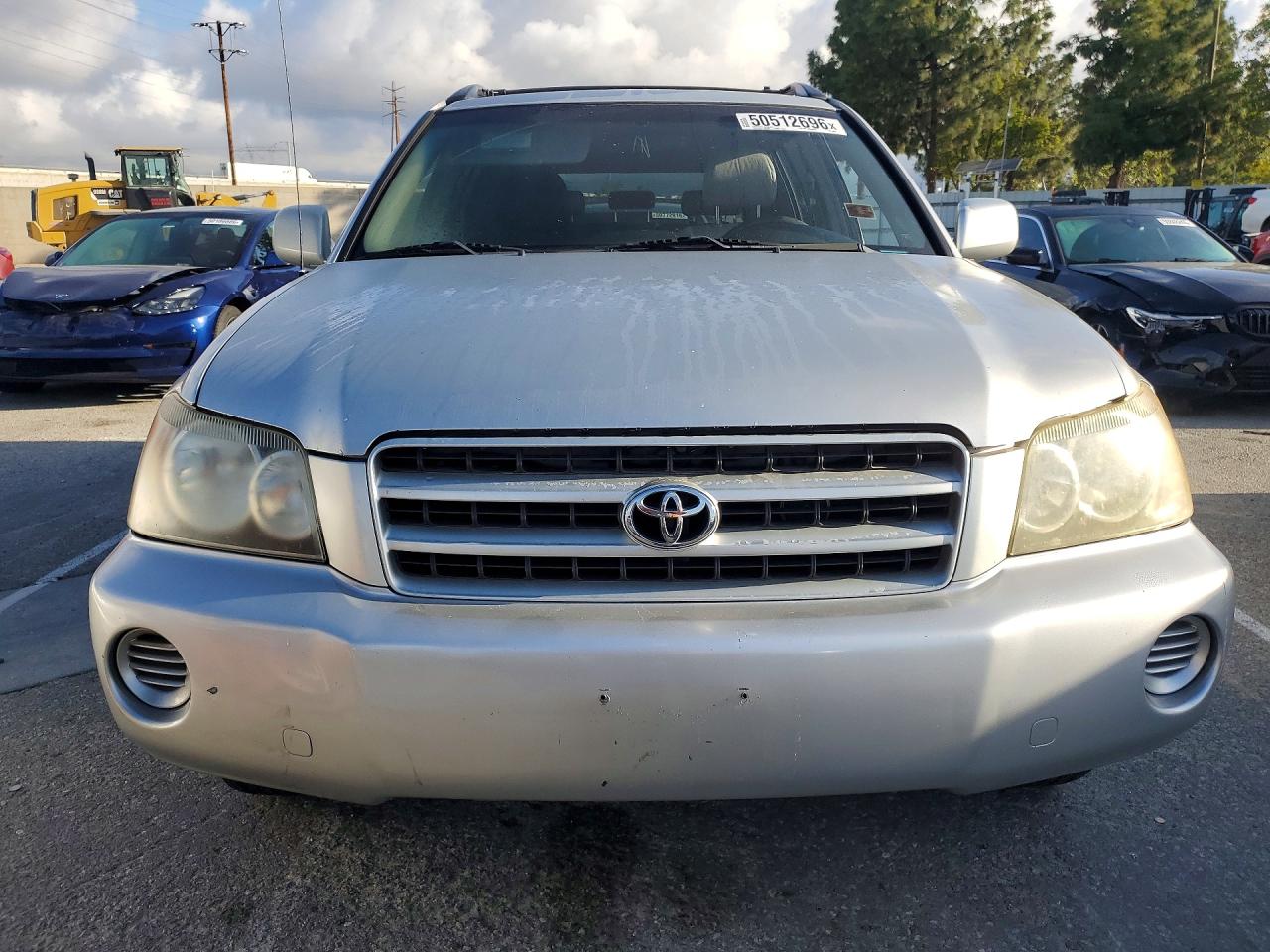 2004 Toyota Highlander Base Серебряный vin: JTEDD21A940099881
