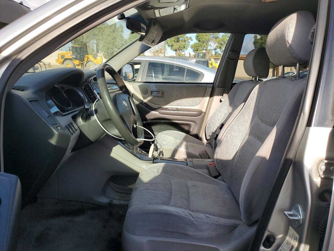 2004 Toyota Highlander Base Серебряный vin: JTEDD21A940099881