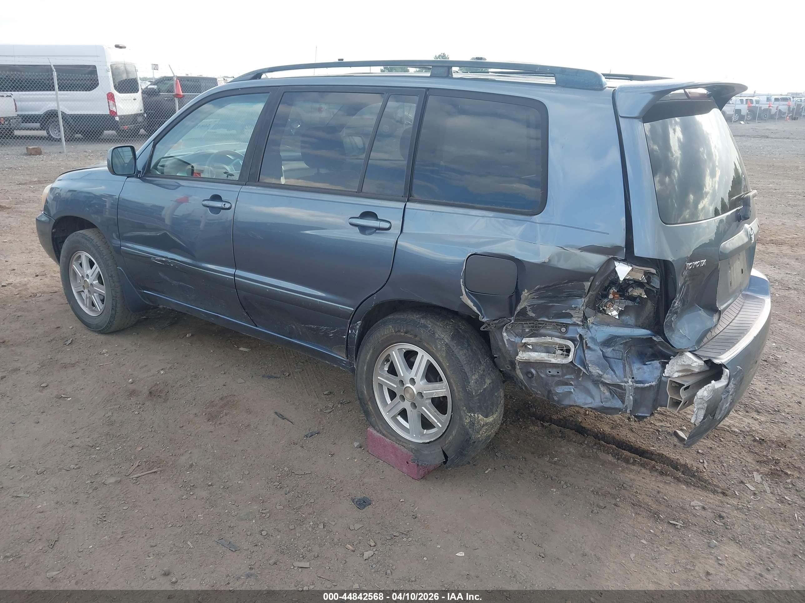 2005 Toyota Highlander   Turquoise vin: JTEDD21A950121654