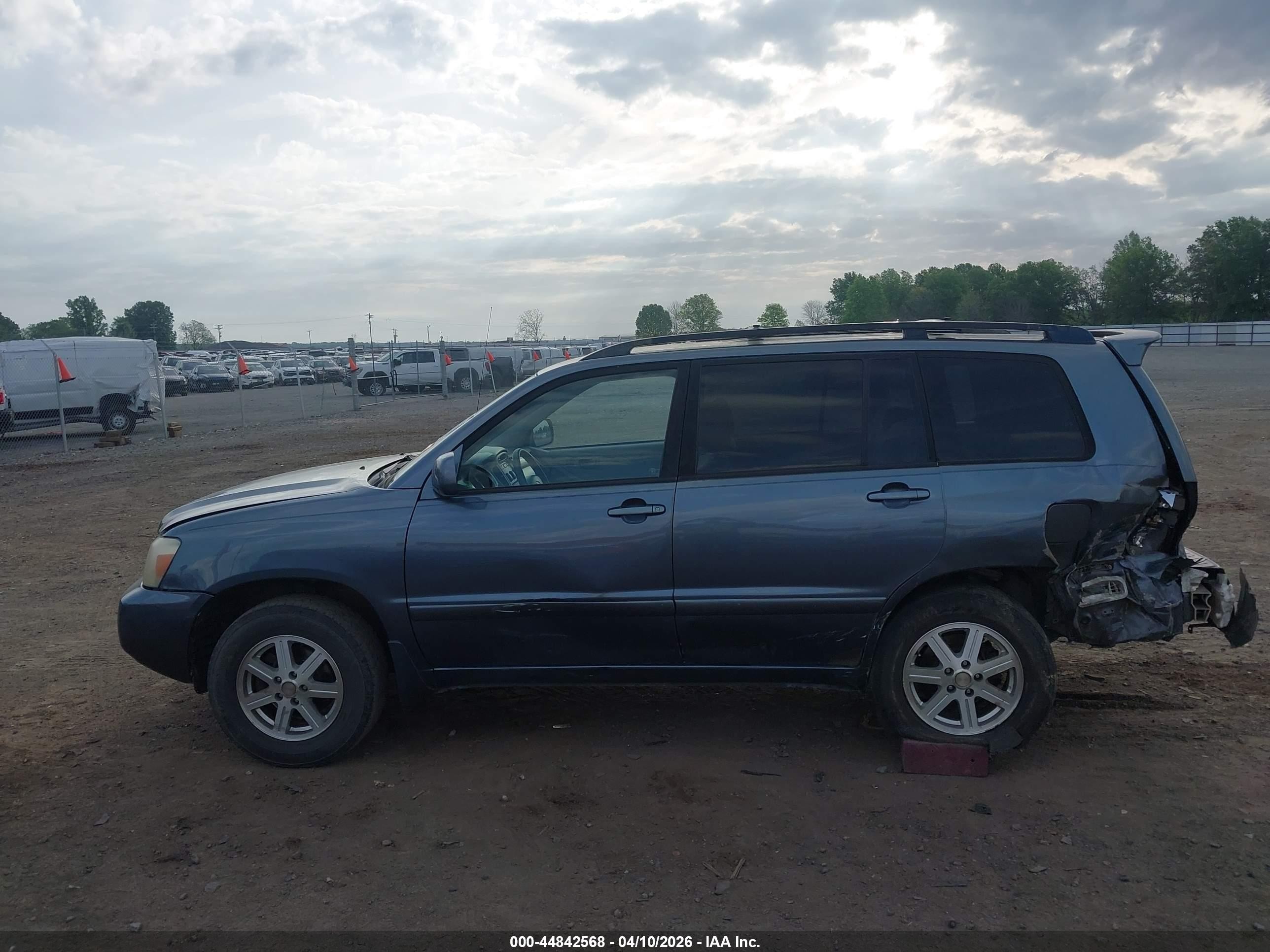 2005 Toyota Highlander   Turquoise vin: JTEDD21A950121654