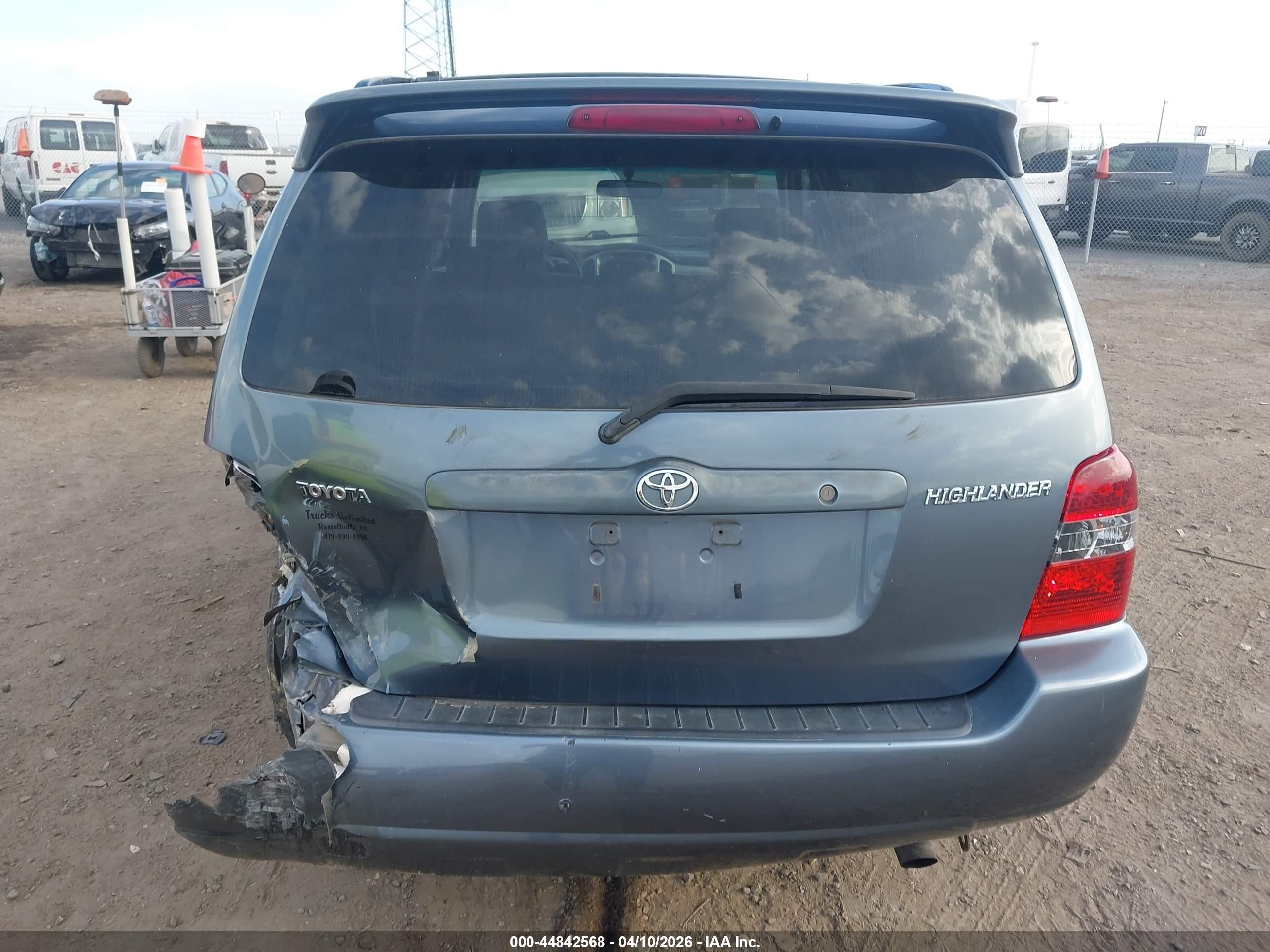 2005 Toyota Highlander   Turquoise vin: JTEDD21A950121654