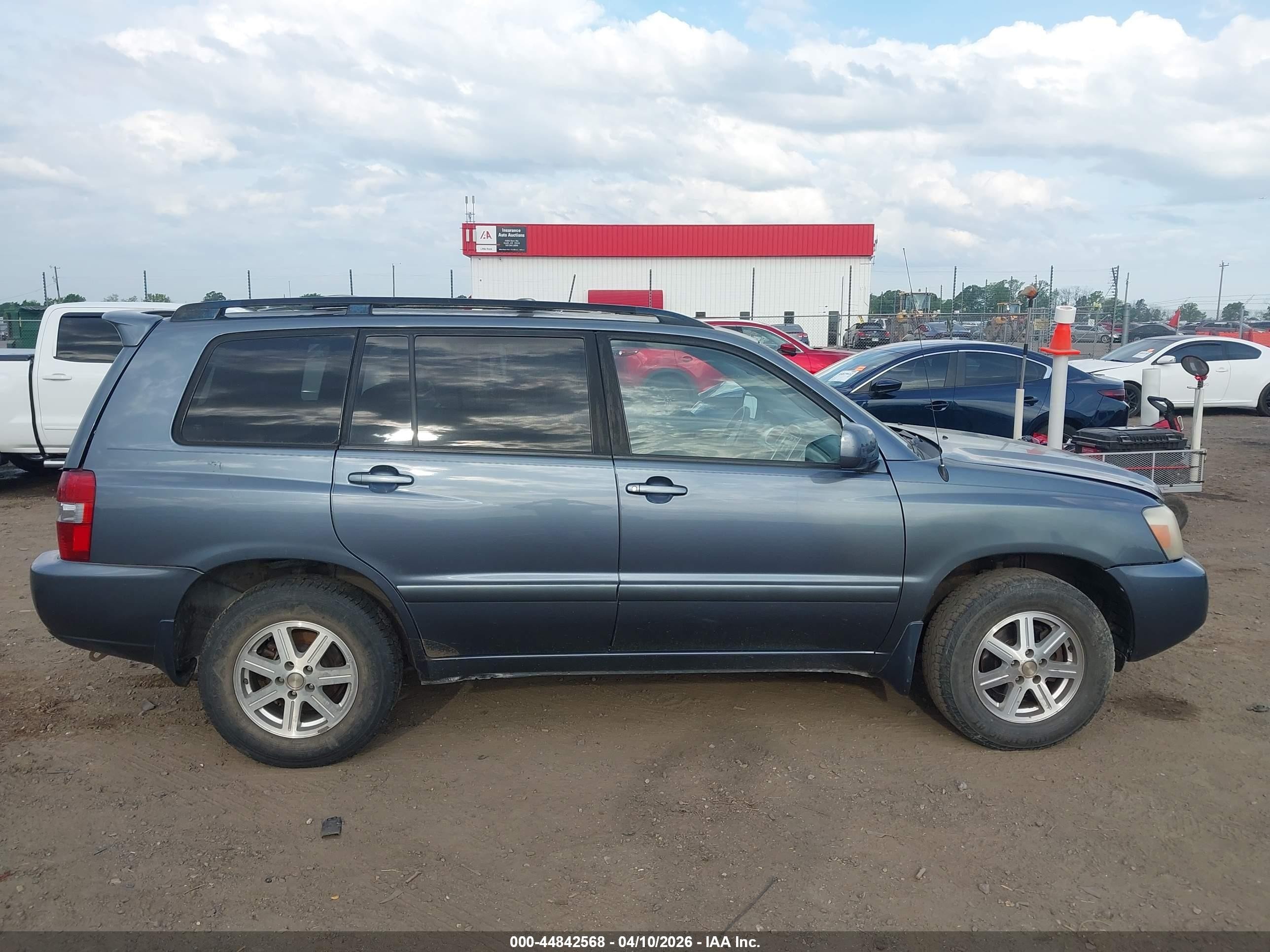 2005 Toyota Highlander   Turquoise vin: JTEDD21A950121654