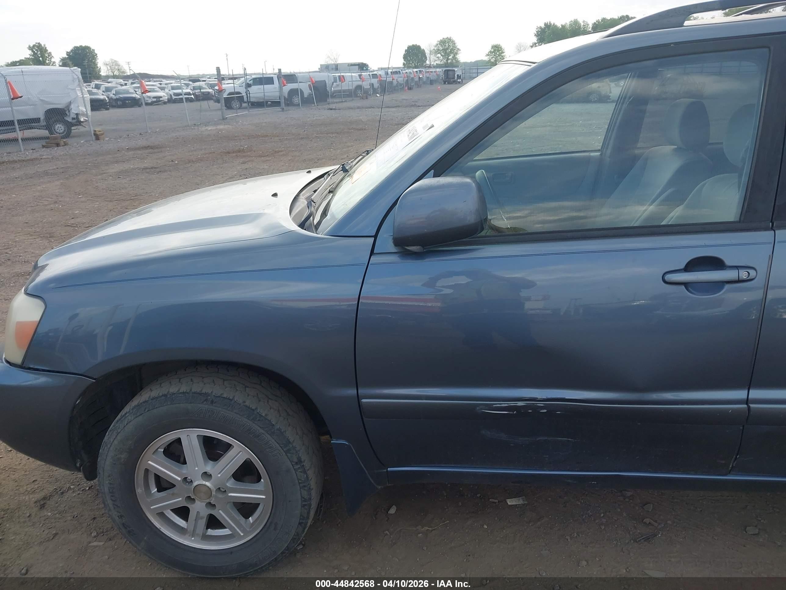 2005 Toyota Highlander   Turquoise vin: JTEDD21A950121654