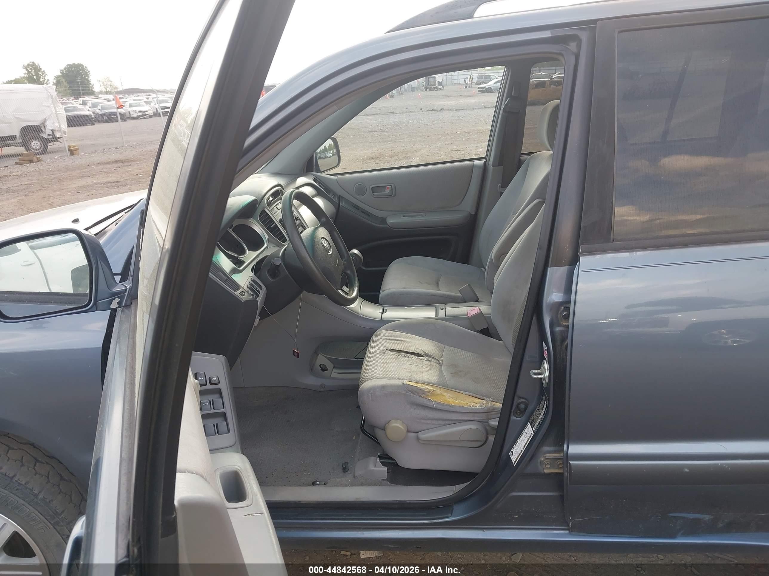 2005 Toyota Highlander   Turquoise vin: JTEDD21A950121654