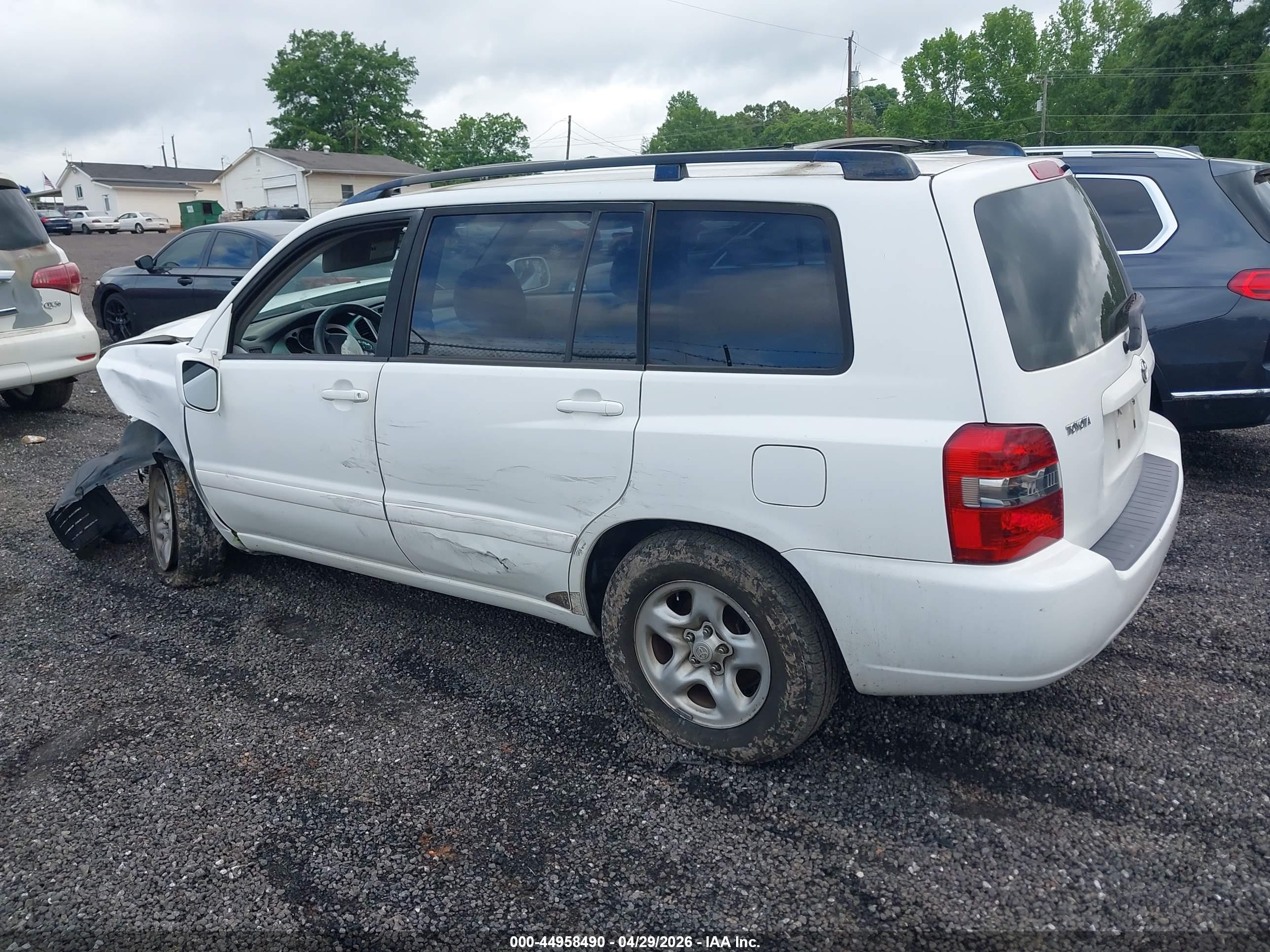 2006 Toyota Highlander   White vin: JTEDD21A960154526
