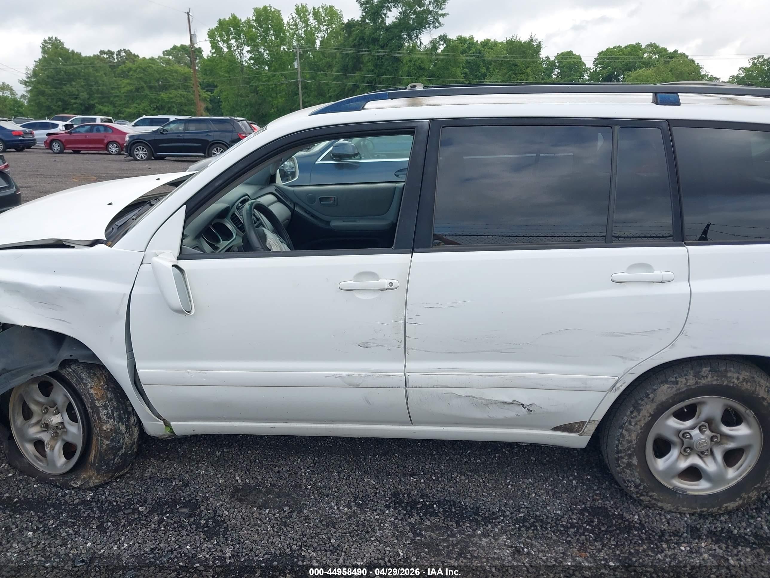 2006 Toyota Highlander   White vin: JTEDD21A960154526