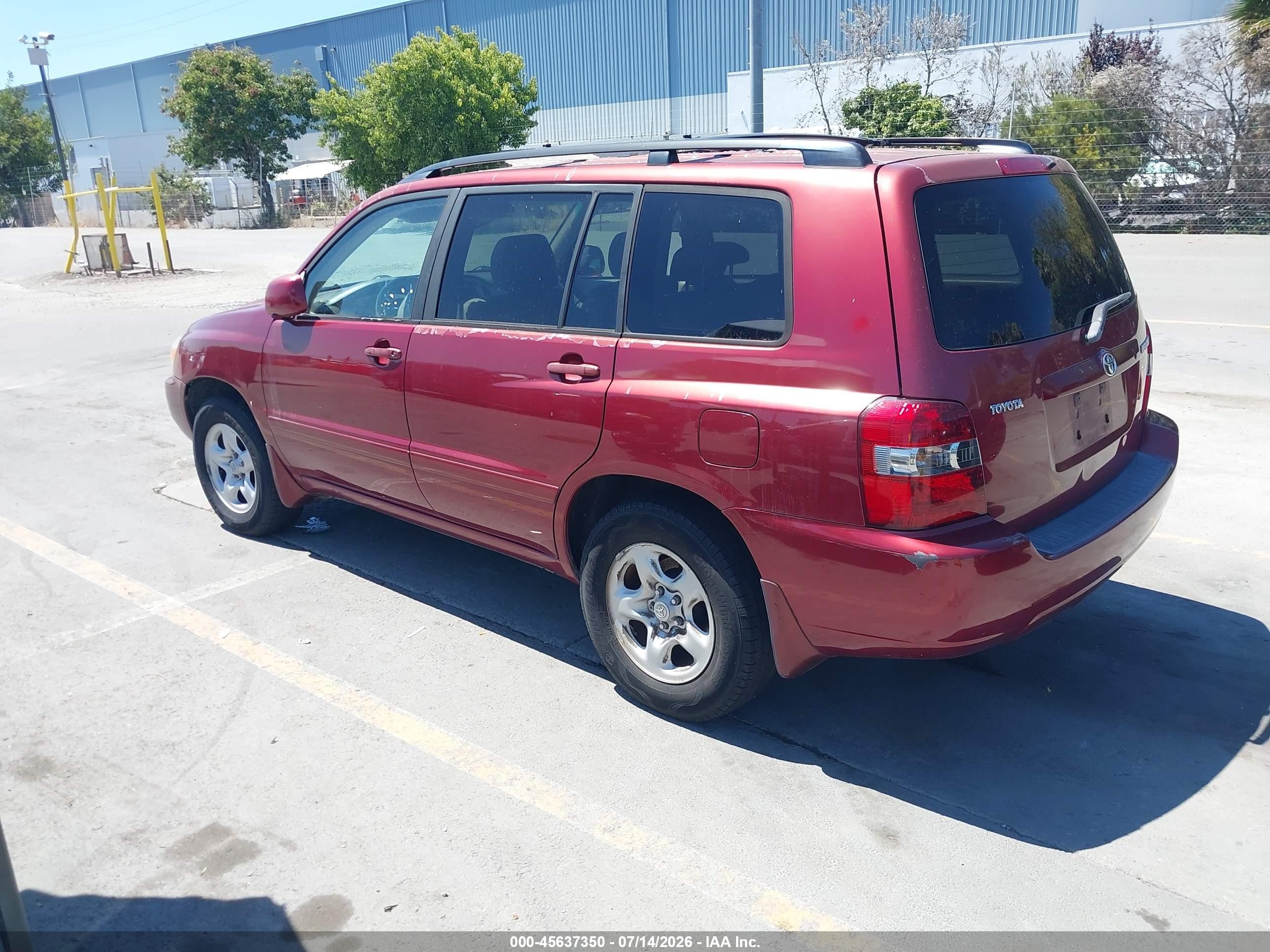 2006 Toyota Highlander   Red vin: JTEDD21AX60139324