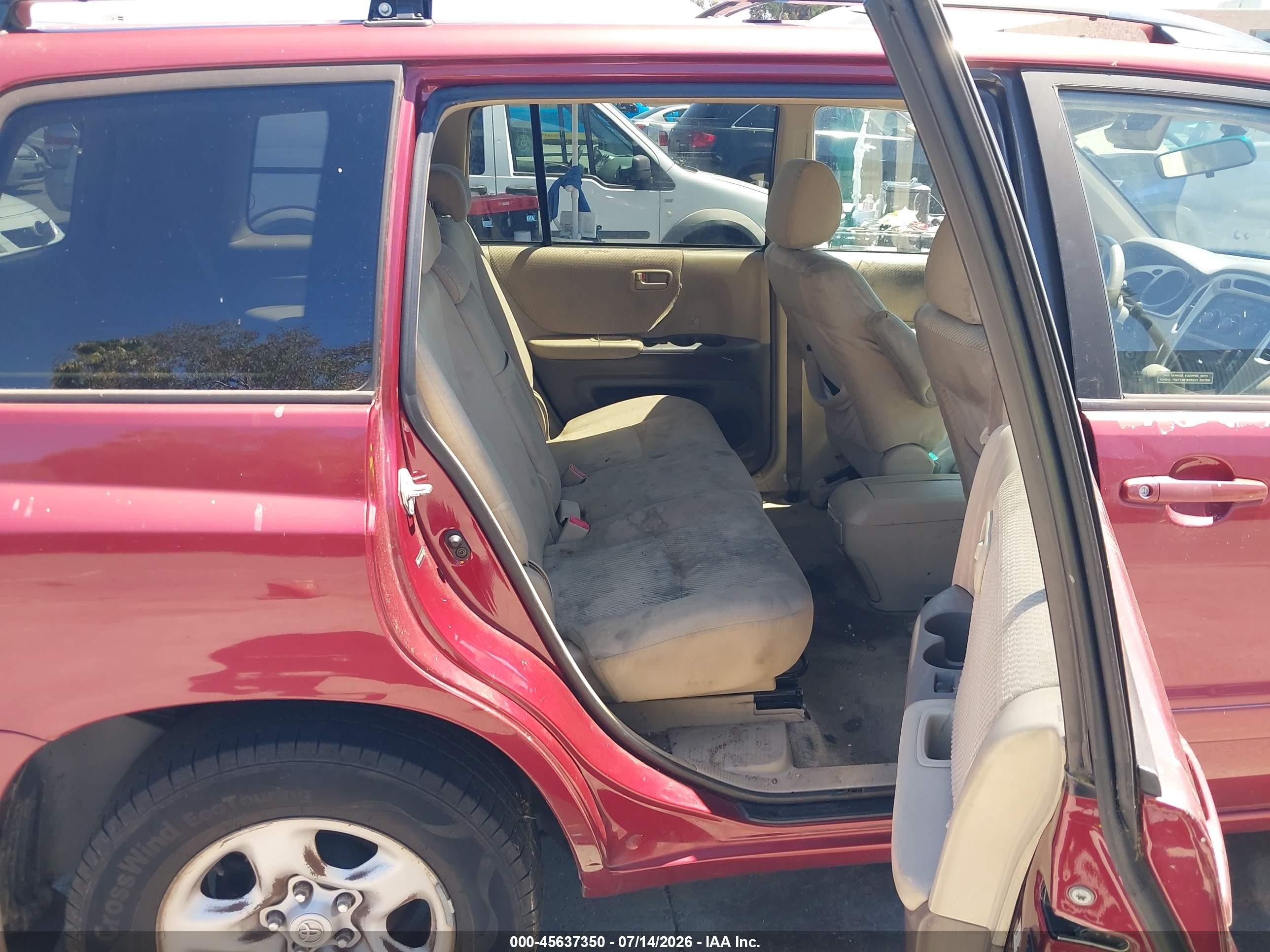 2006 Toyota Highlander   Red vin: JTEDD21AX60139324