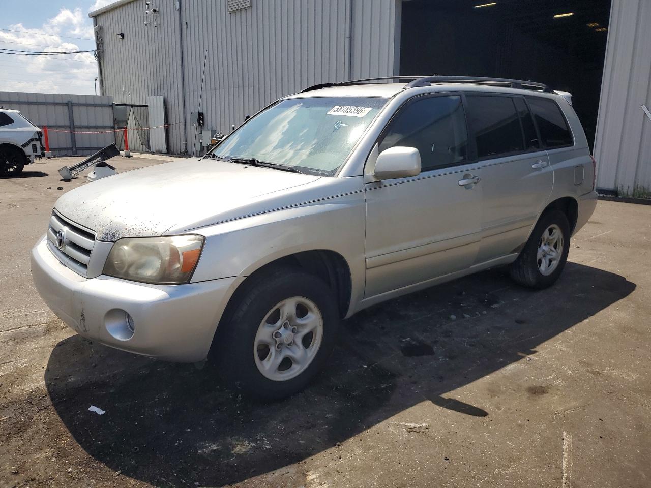 2006 Toyota Highlander Base Silver vin: JTEDD21AX60147472
