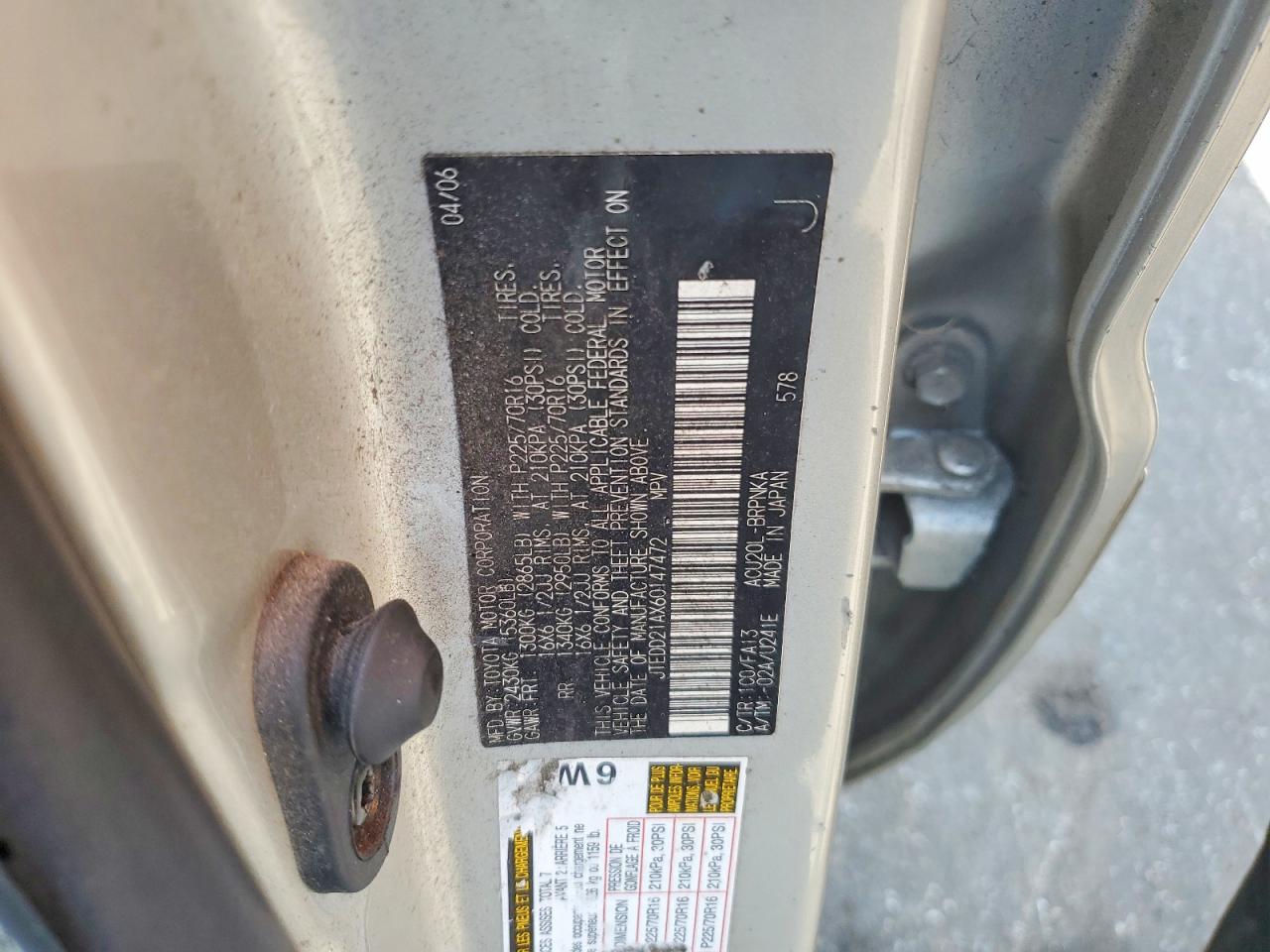 2006 Toyota Highlander Base Silver vin: JTEDD21AX60147472