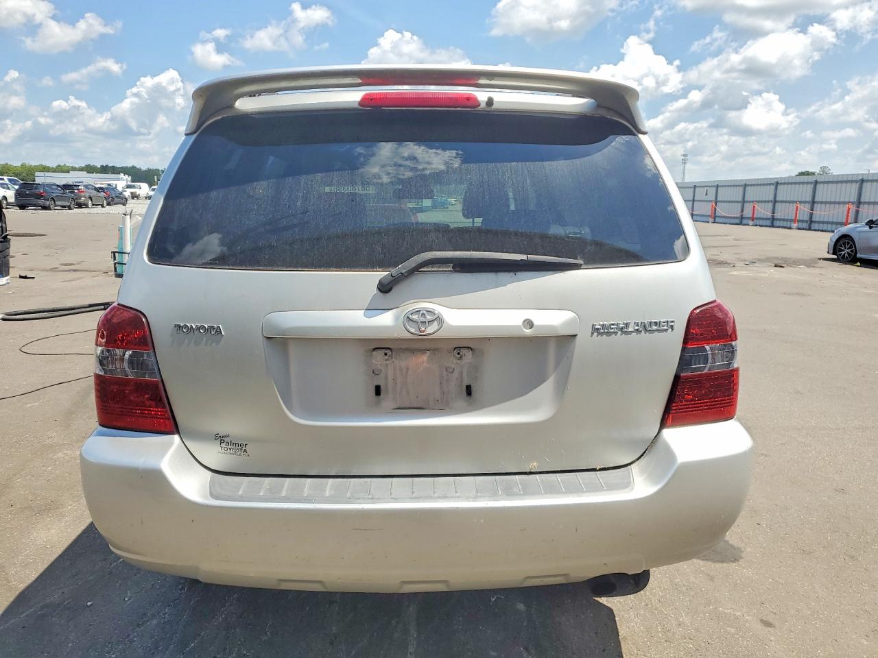 2006 Toyota Highlander Base Silver vin: JTEDD21AX60147472