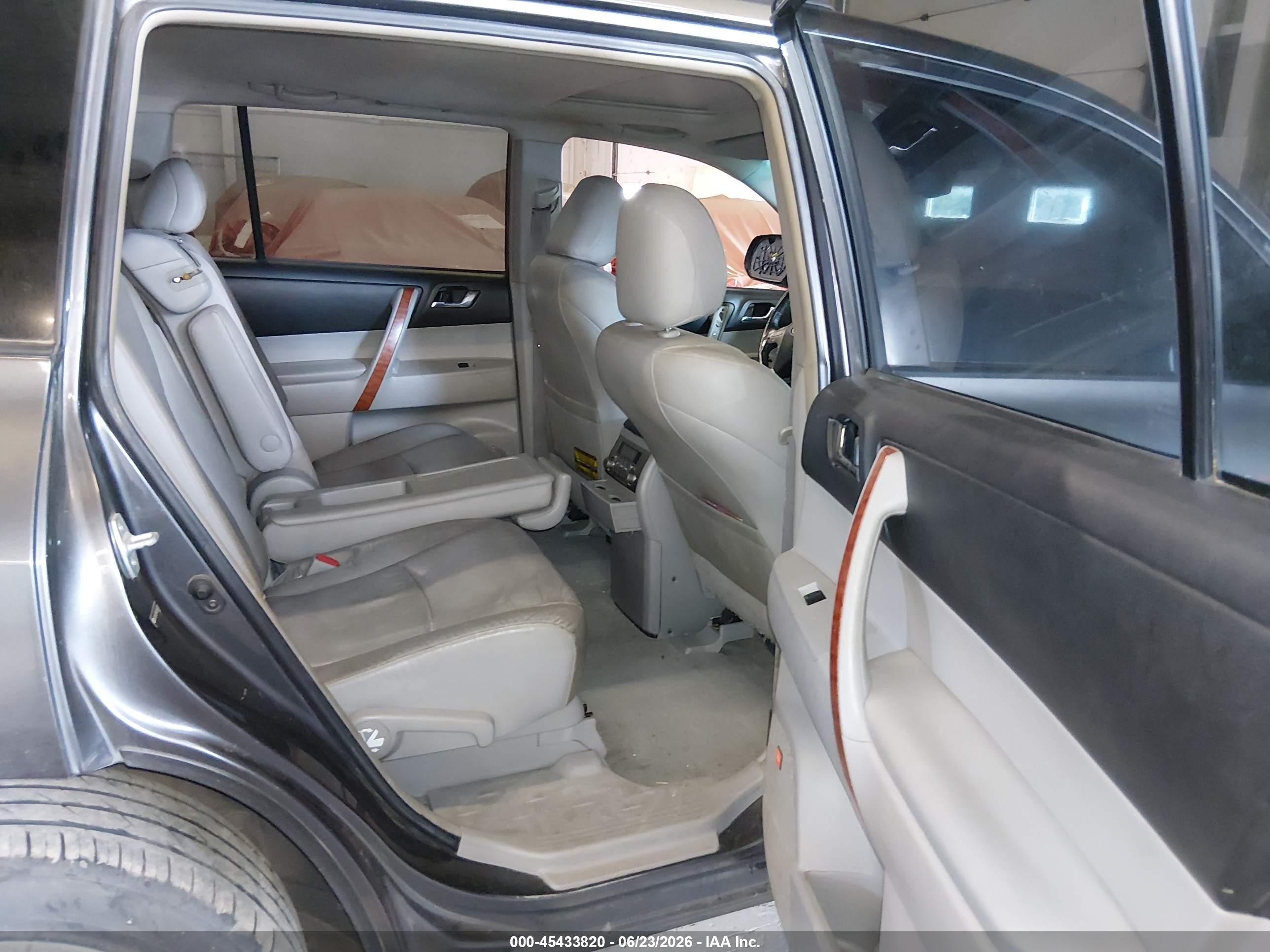 2010 Toyota Highlander Limited V6 Gray vin: JTEDK3EH8A2163685