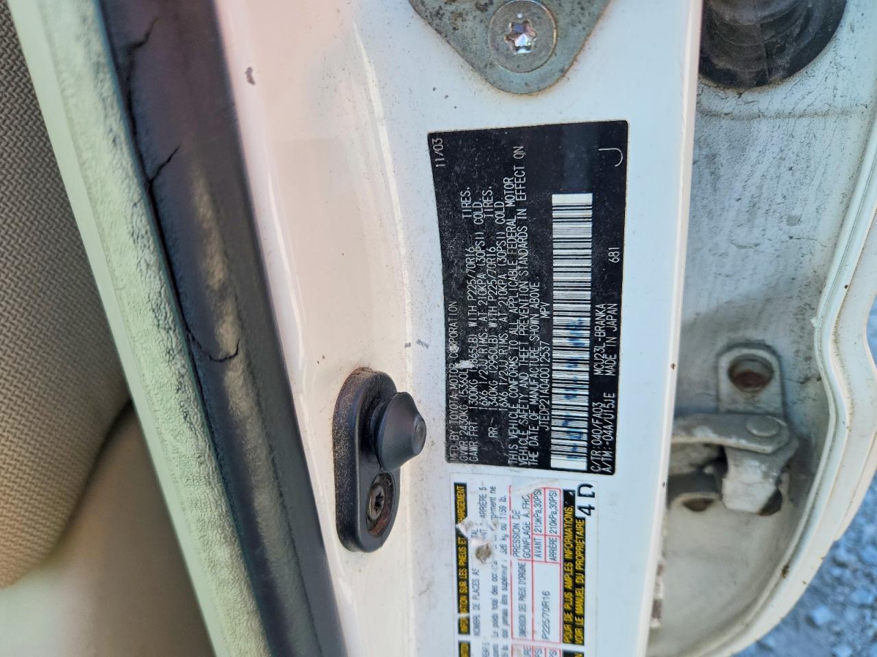 2004 Toyota Highlander Base White vin: JTEDP21A040012537