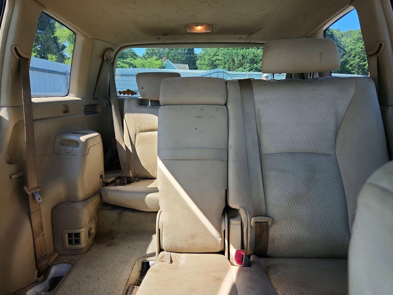 2004 Toyota Highlander Base White vin: JTEDP21A040012537