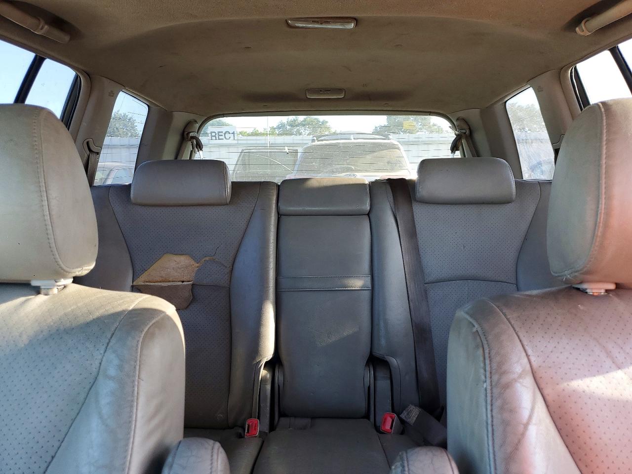 2005 Toyota Highlander Limited Silver vin: JTEDP21A050068009