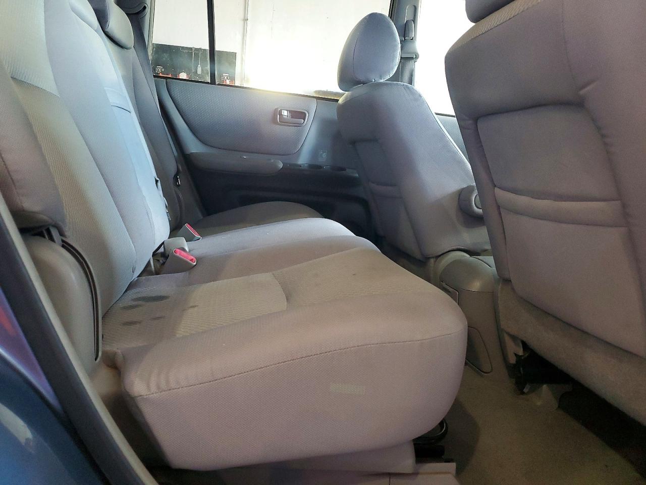 2006 Toyota Highlander Base Blue vin: JTEDP21A060094224