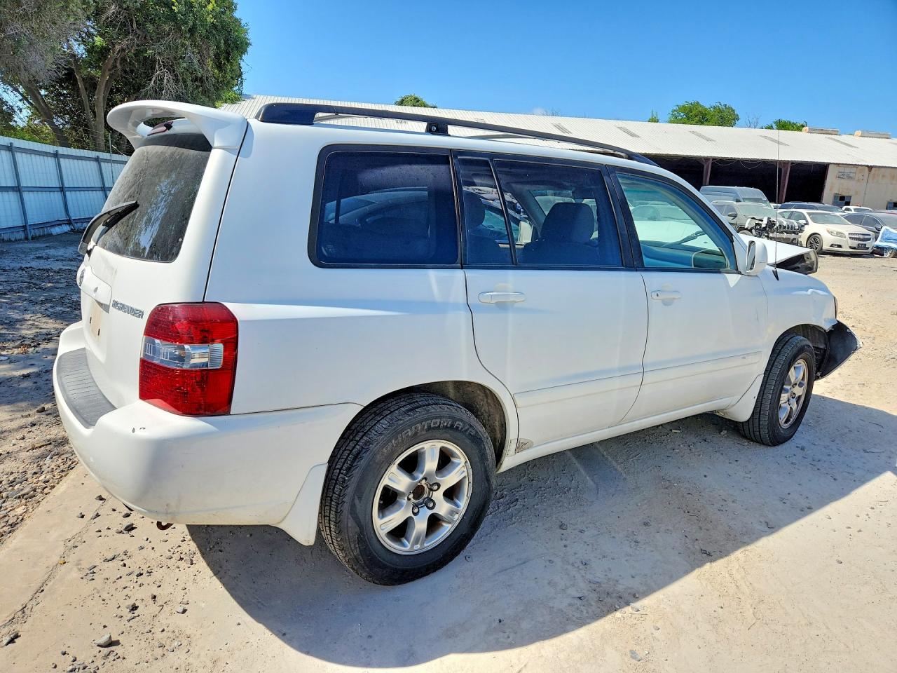2007 Toyota Highlander Base White vin: JTEDP21A070134738